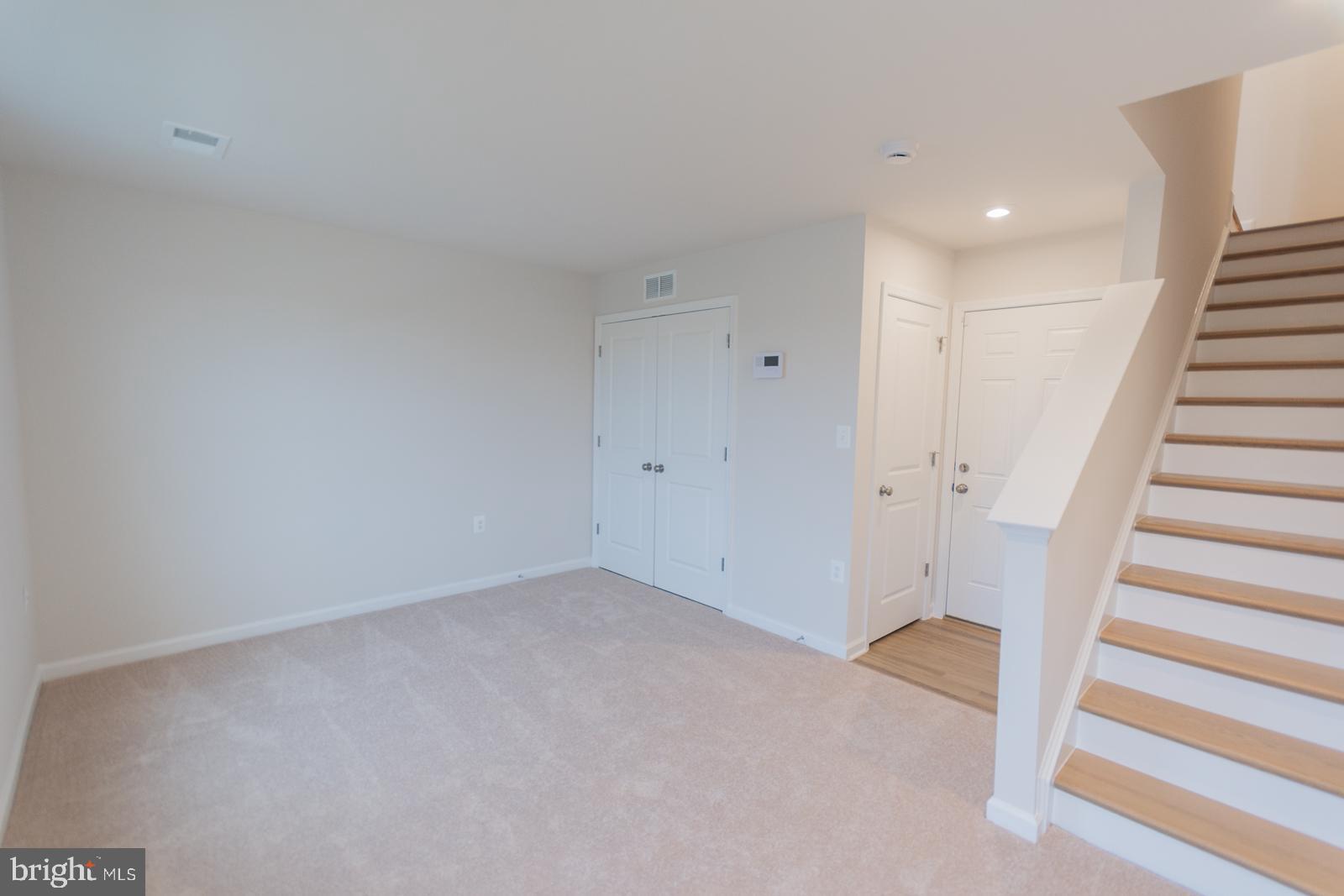 PRESIDENTS POINTE - Residential Lease