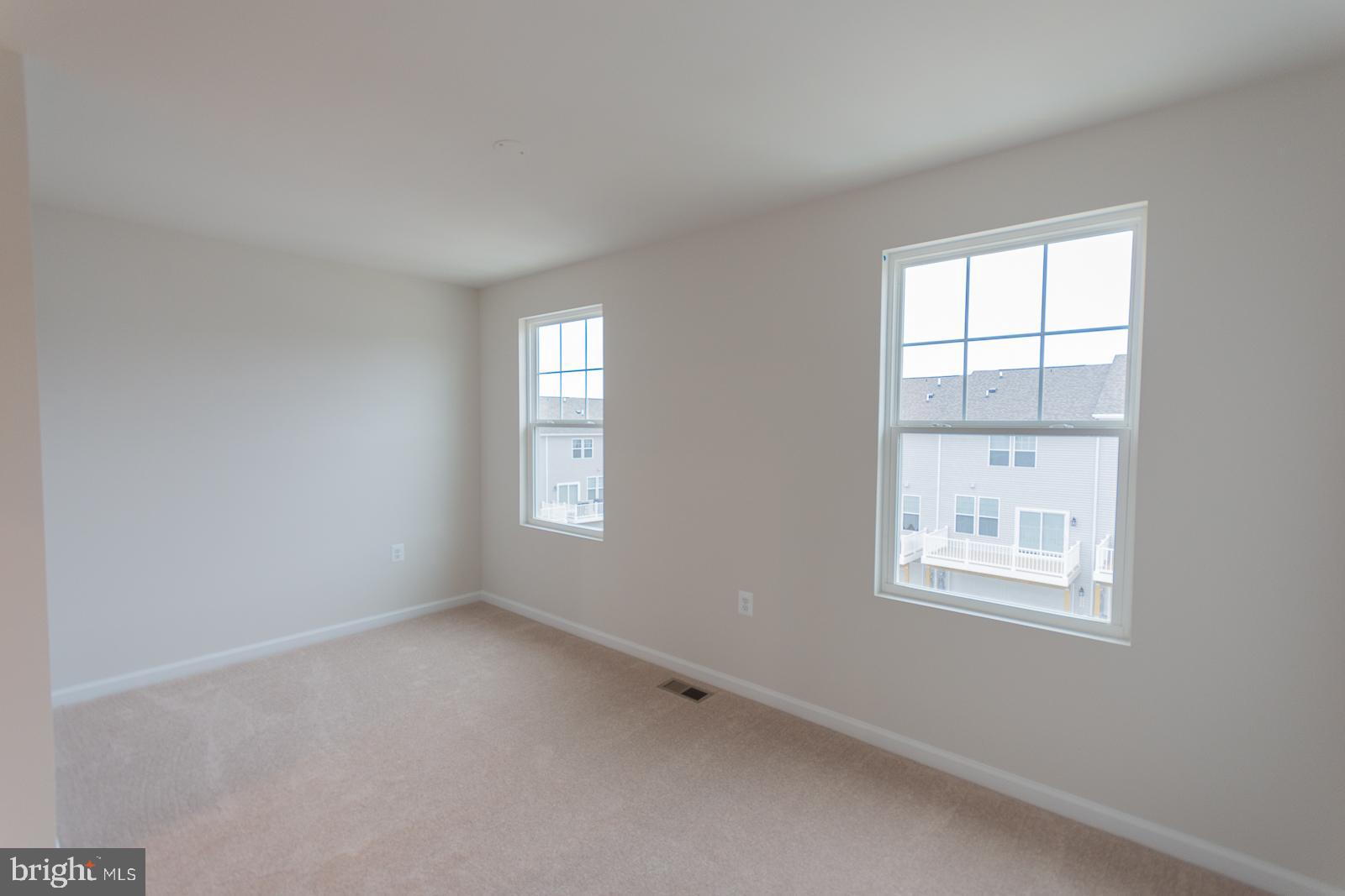 PRESIDENTS POINTE - Residential Lease