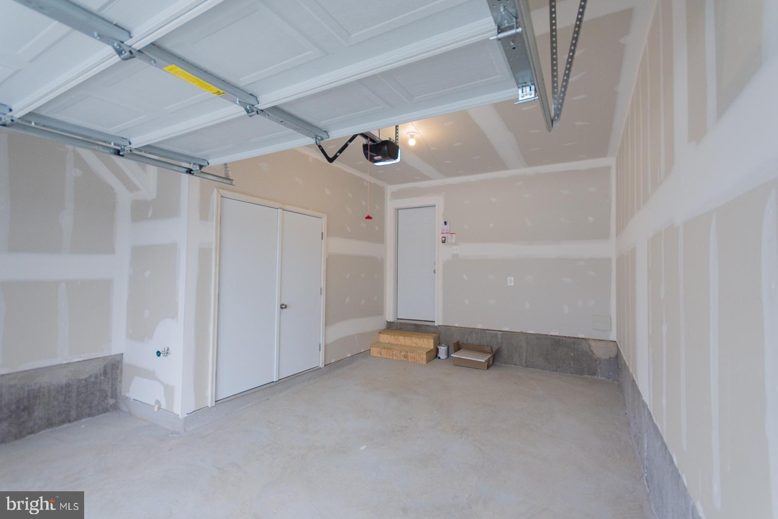 PRESIDENTS POINTE - Residential Lease