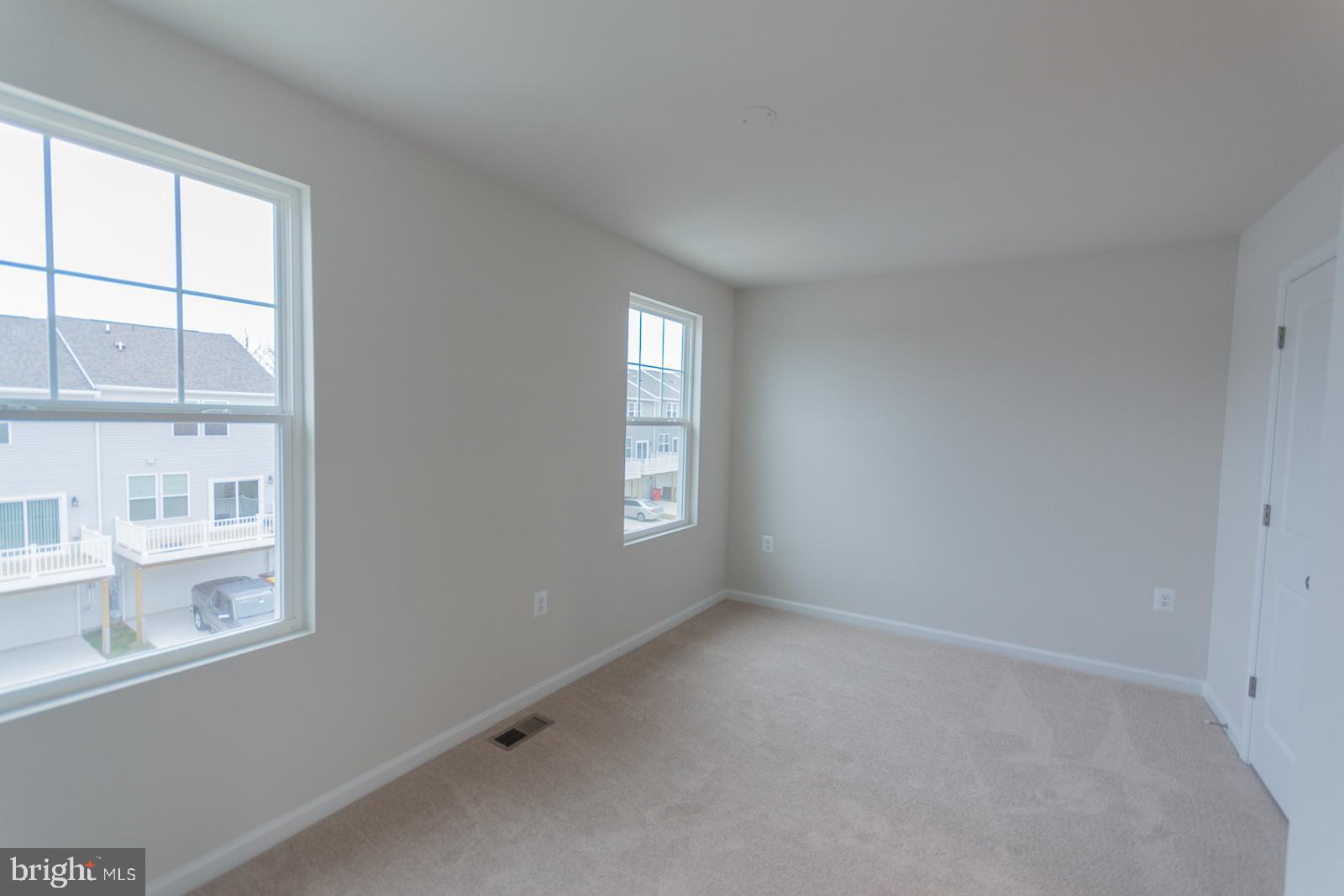 PRESIDENTS POINTE - Residential Lease