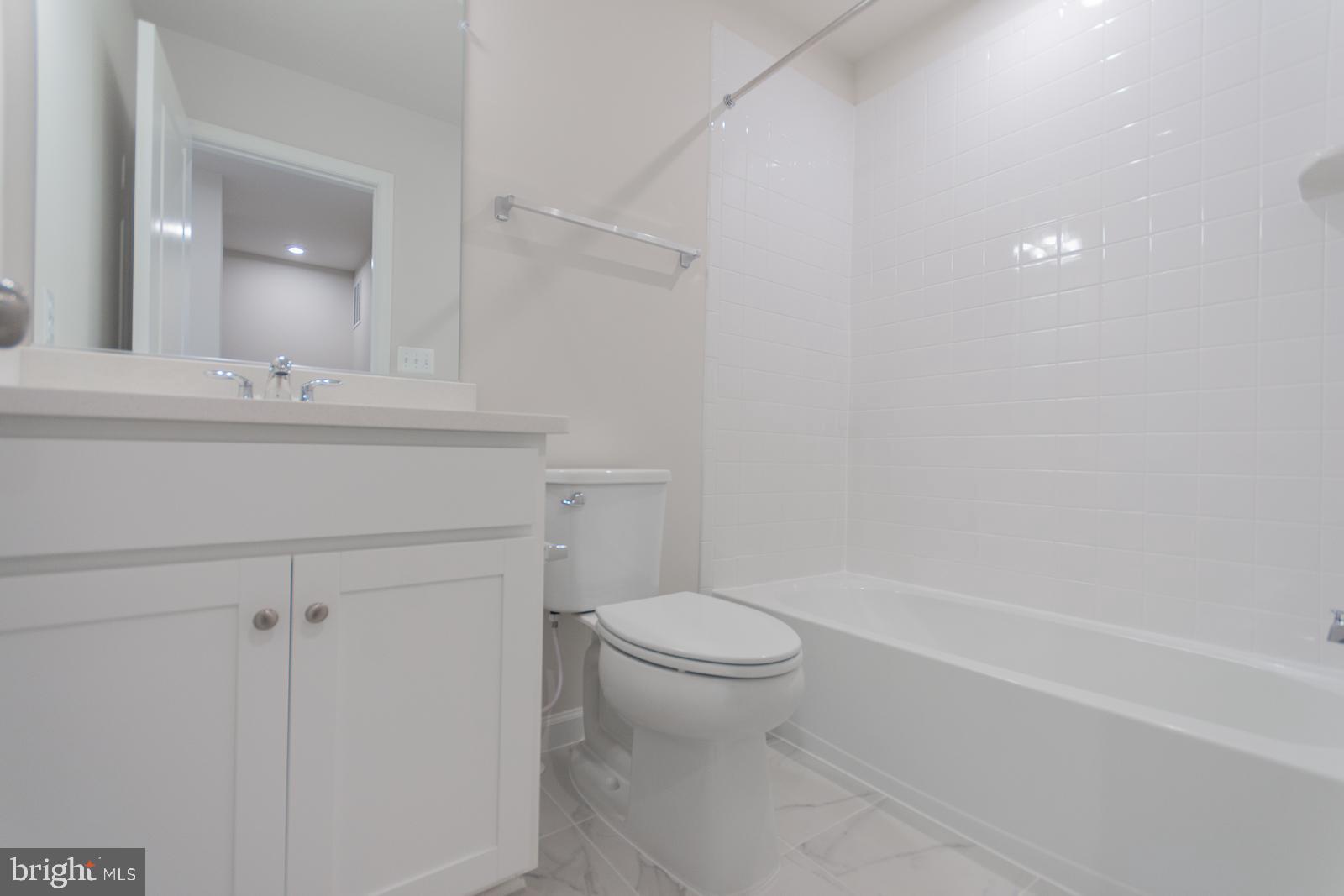 PRESIDENTS POINTE - Residential Lease