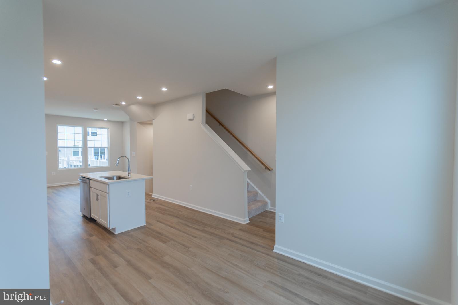 PRESIDENTS POINTE - Residential Lease