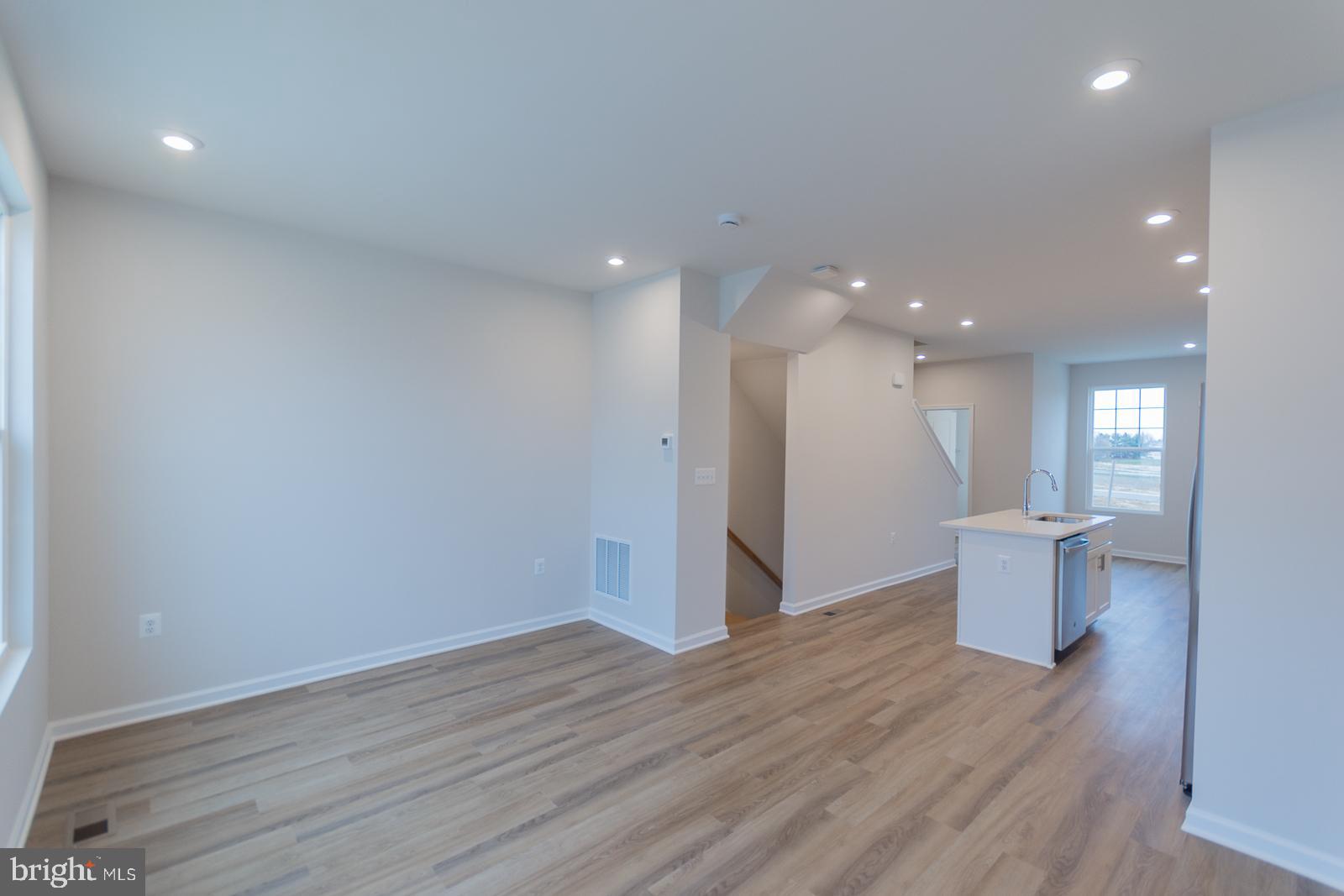 PRESIDENTS POINTE - Residential Lease