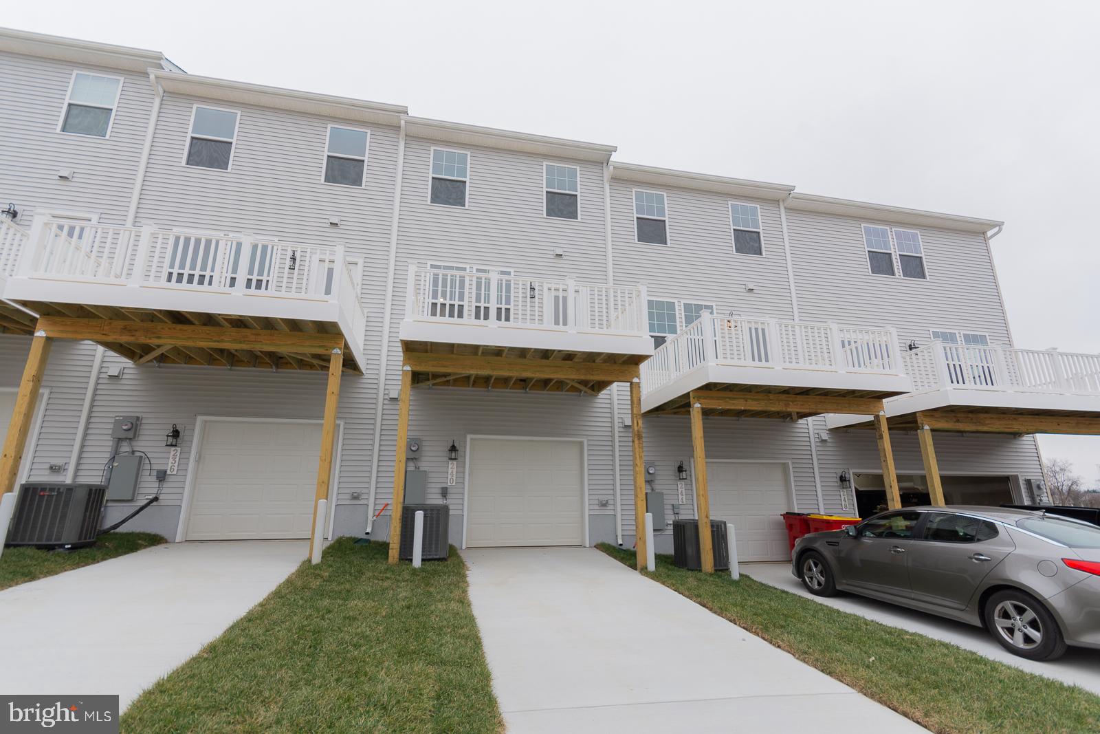 PRESIDENTS POINTE - Residential Lease