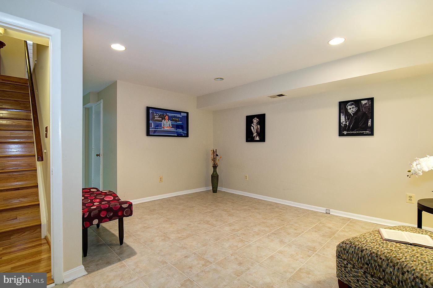 SPRINGFIELD OAKS - Residential