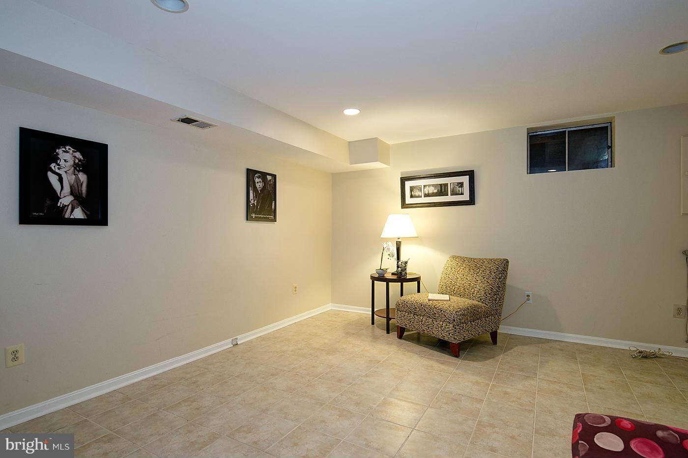 SPRINGFIELD OAKS - Residential