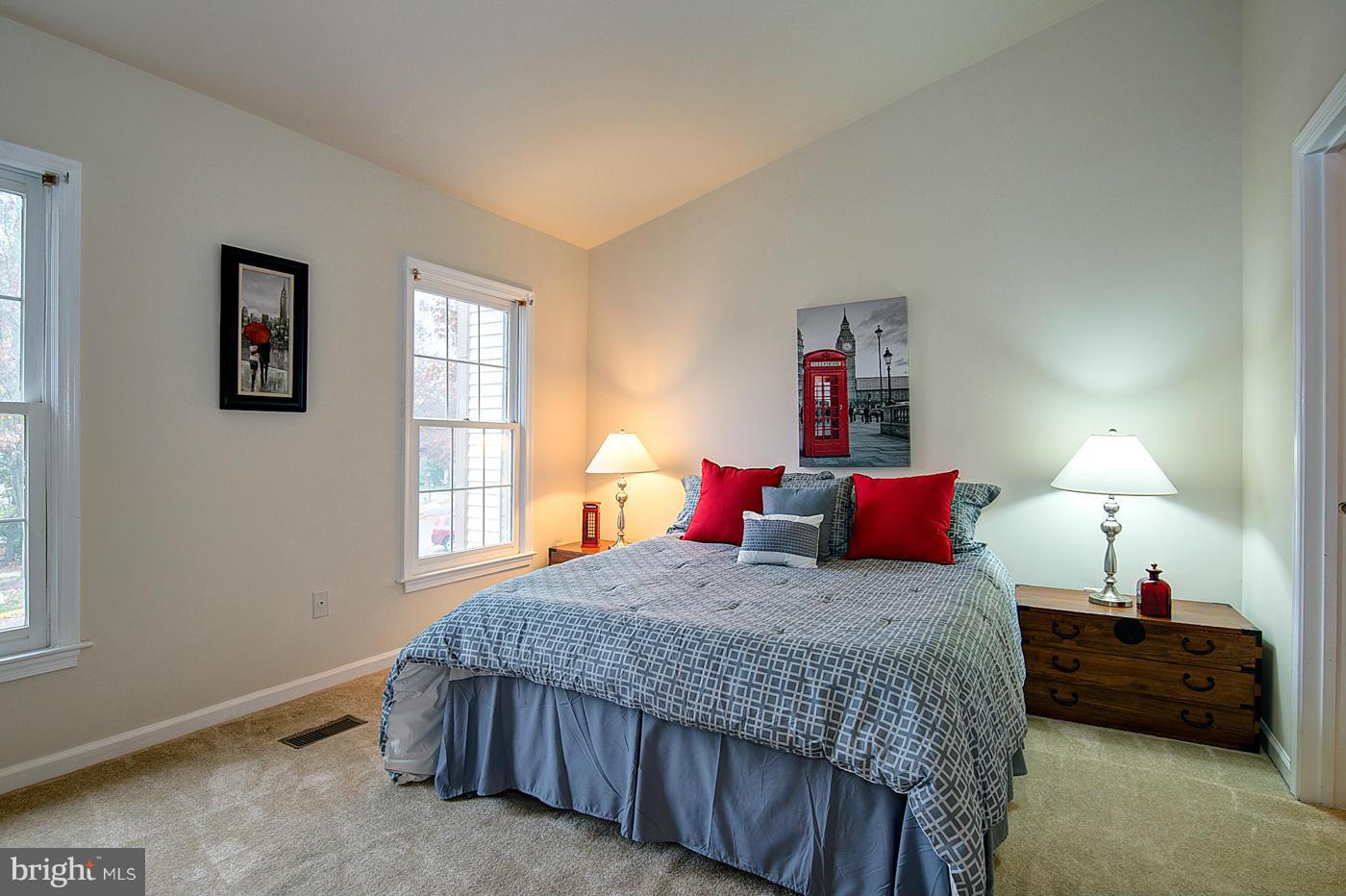 SPRINGFIELD OAKS - Residential