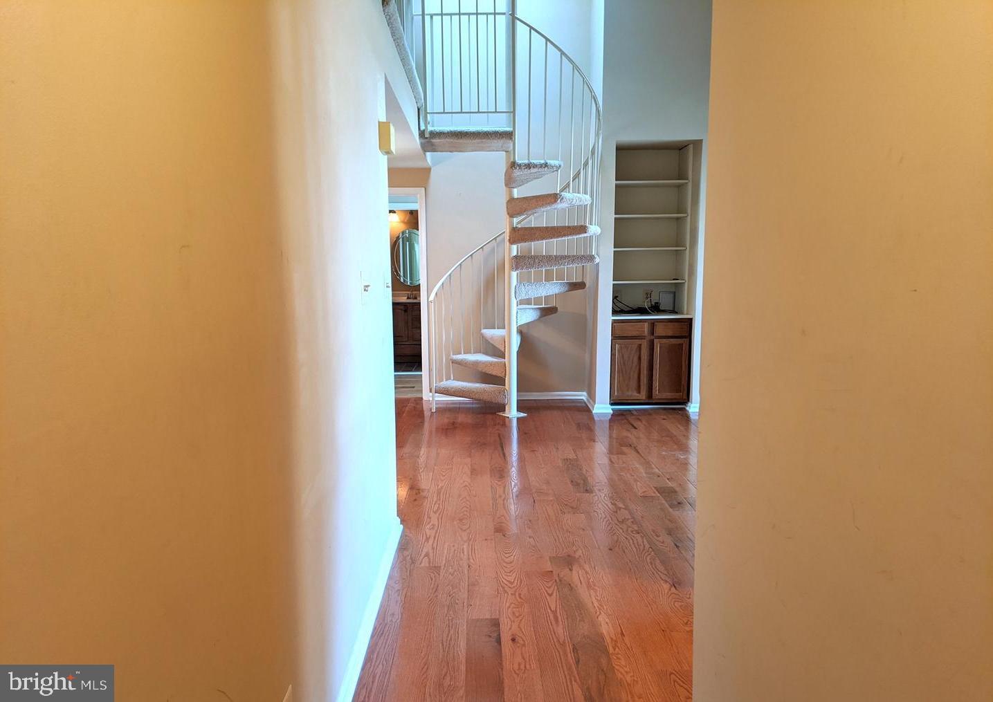 ESSEX HOUSE - Residential Lease