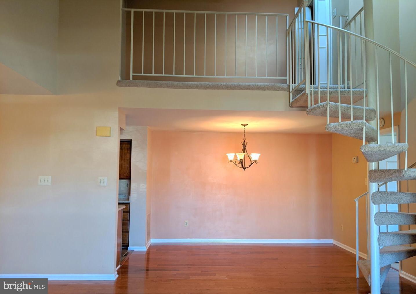 ESSEX HOUSE - Residential Lease