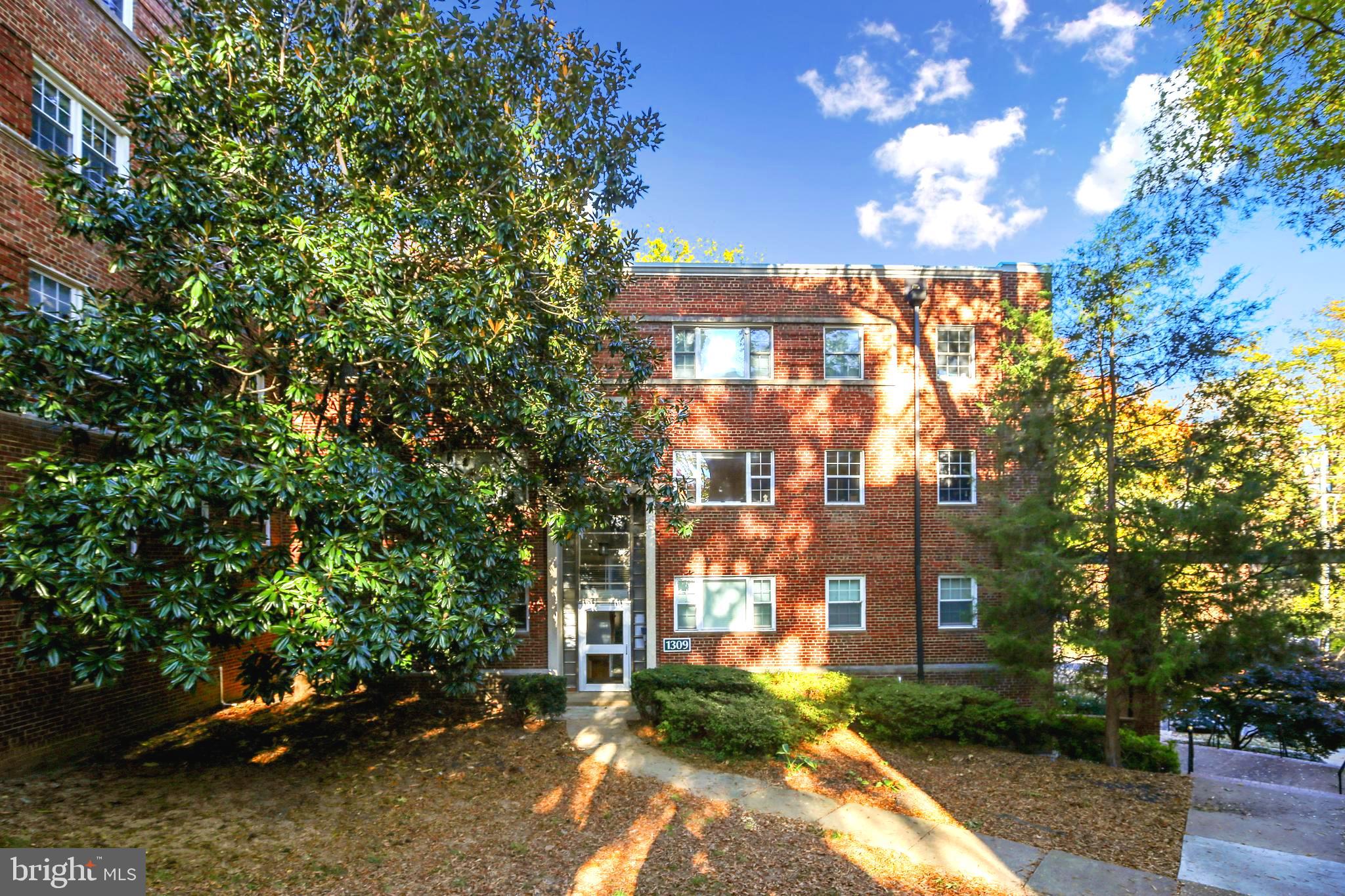 WESTMORELAND TERRACE - Residential