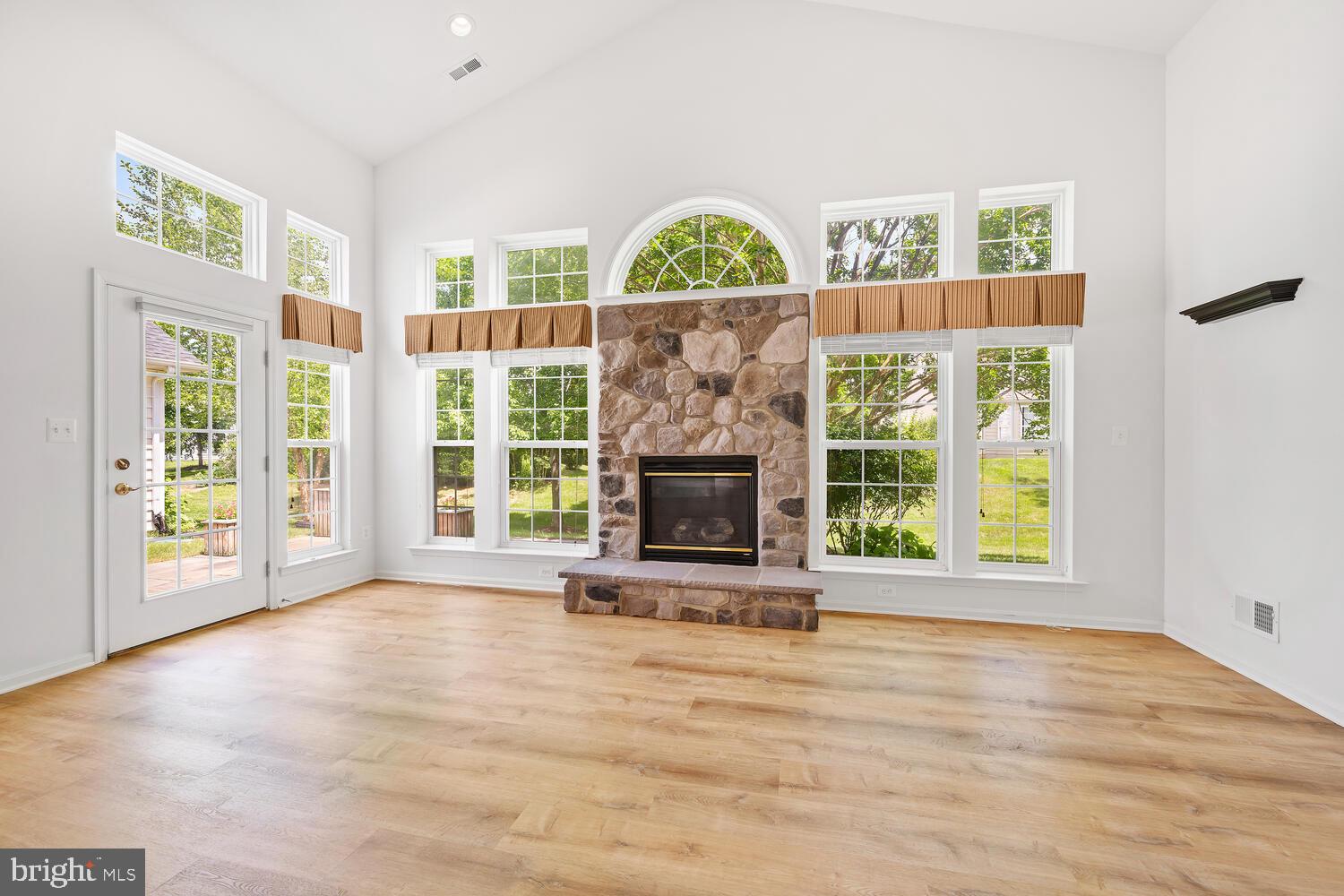 SYMPHONY VILLAGE AT CENTREVILLE - Residential