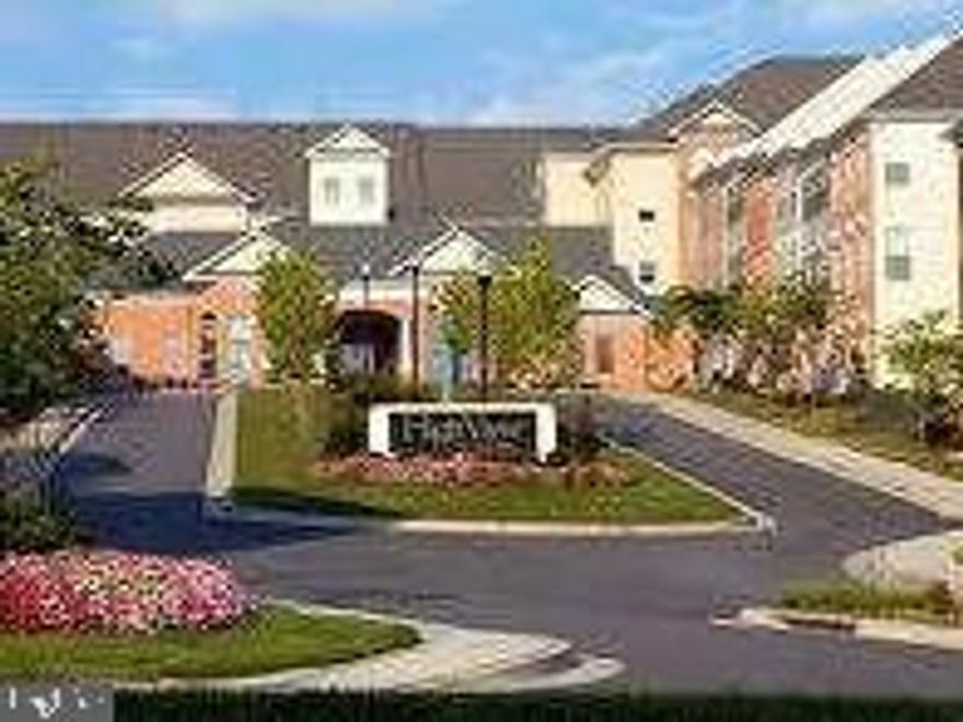 Beautiful condo in High View at Hunt Valley, ready to move in with all amenities.  Great views, garage parking, swimming pool, fitness gym, rooftop tennis courts, party room, concierge and a movie theater! Close proximity to shopping, the Light Rail, highways and more!