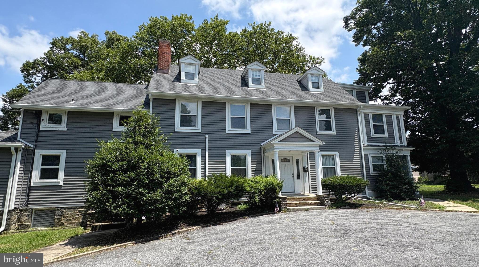 11 PARADISE AVENUE S 3