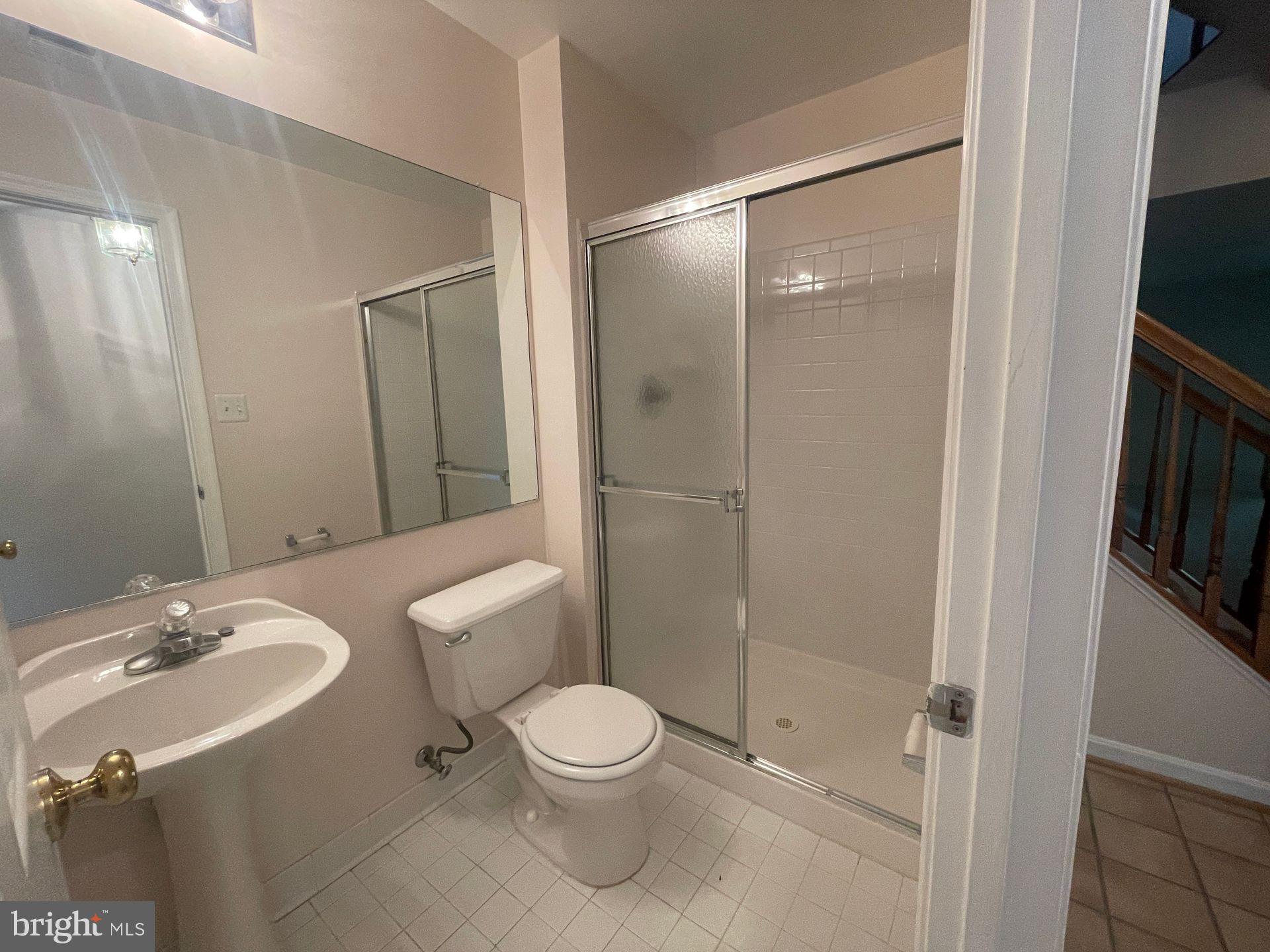 FAIRFAX METRO SQUARE - Residential Lease