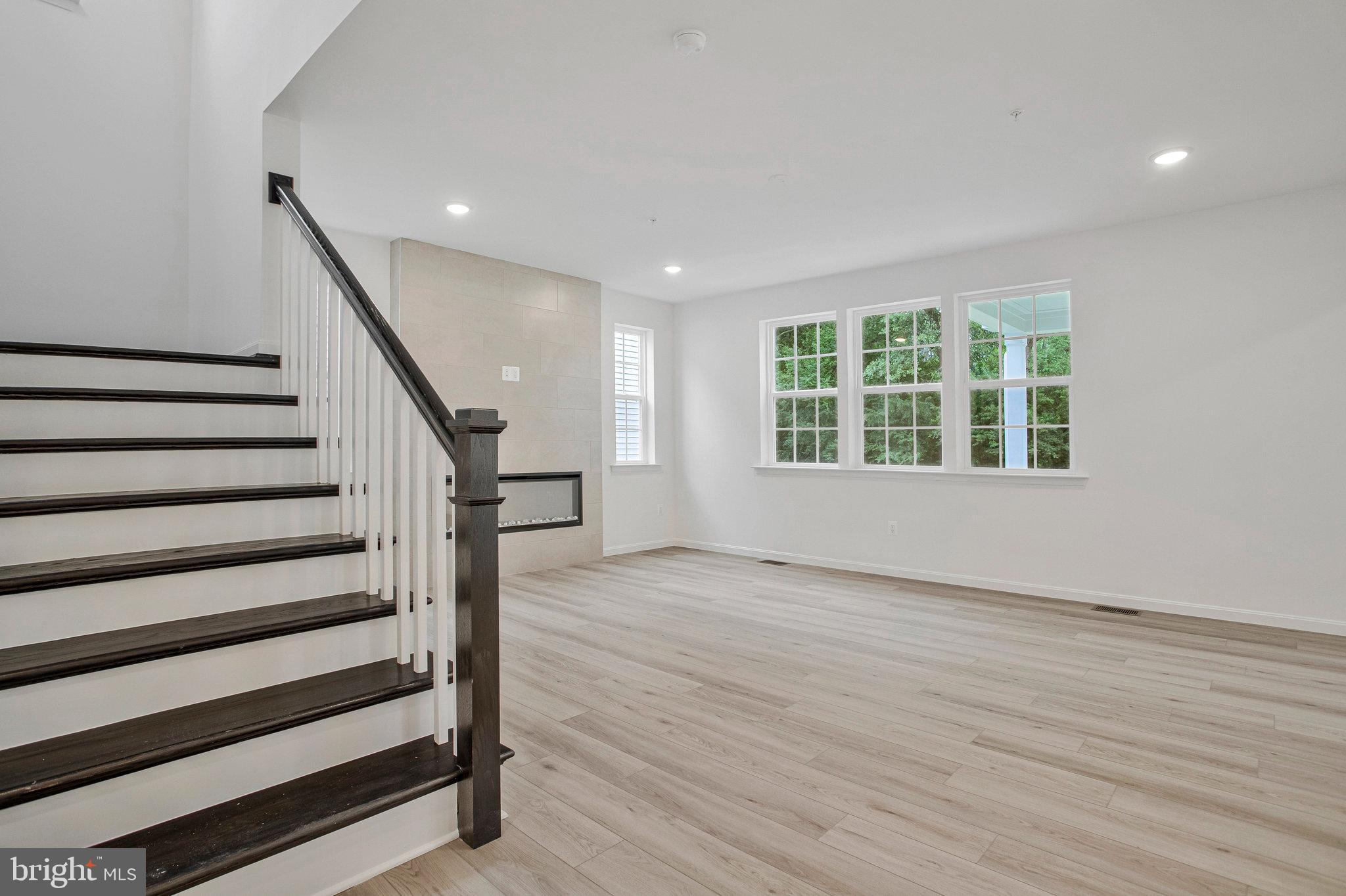 ROBERTS CROSSING - Residential