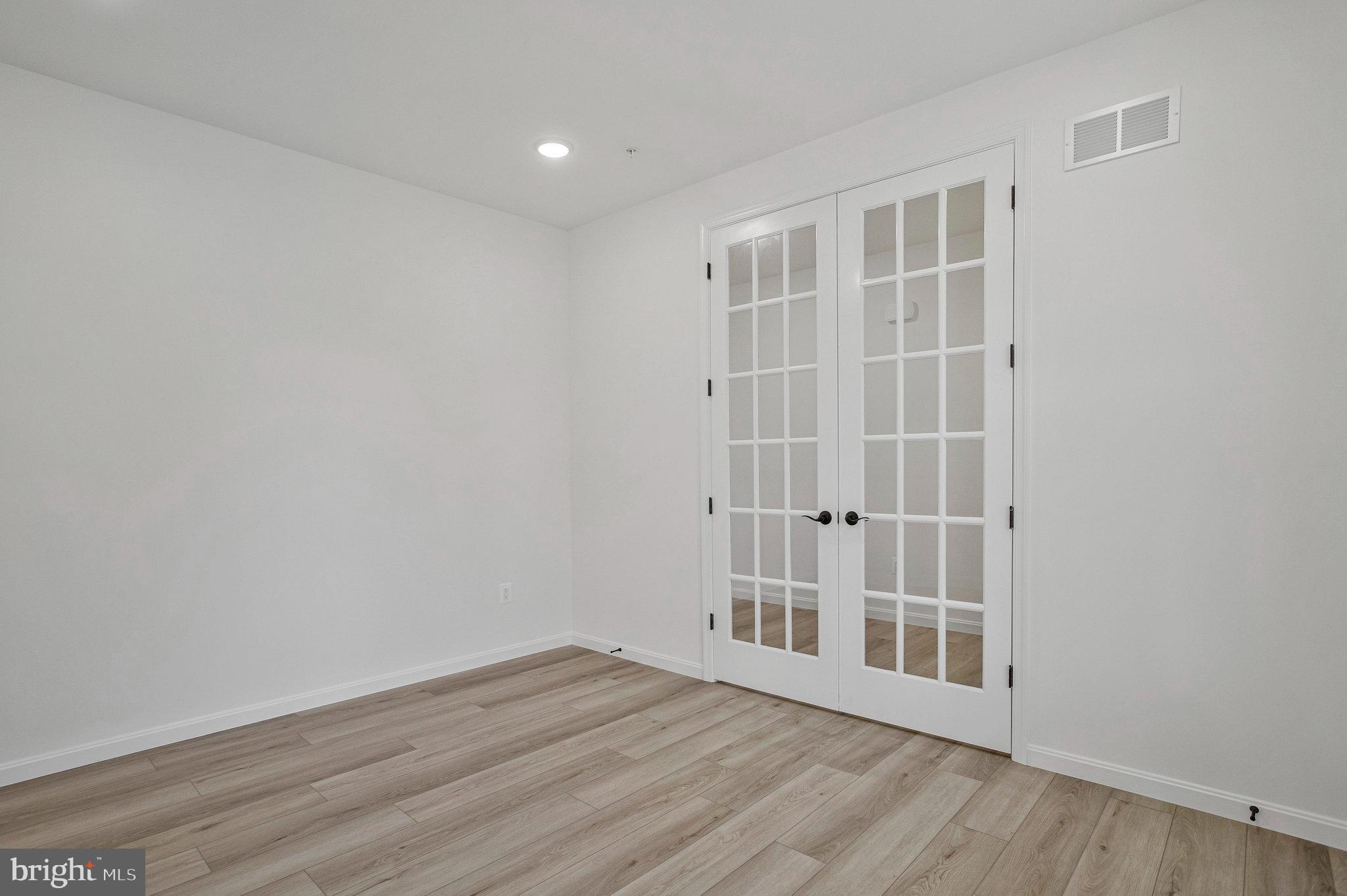 ROBERTS CROSSING - Residential
