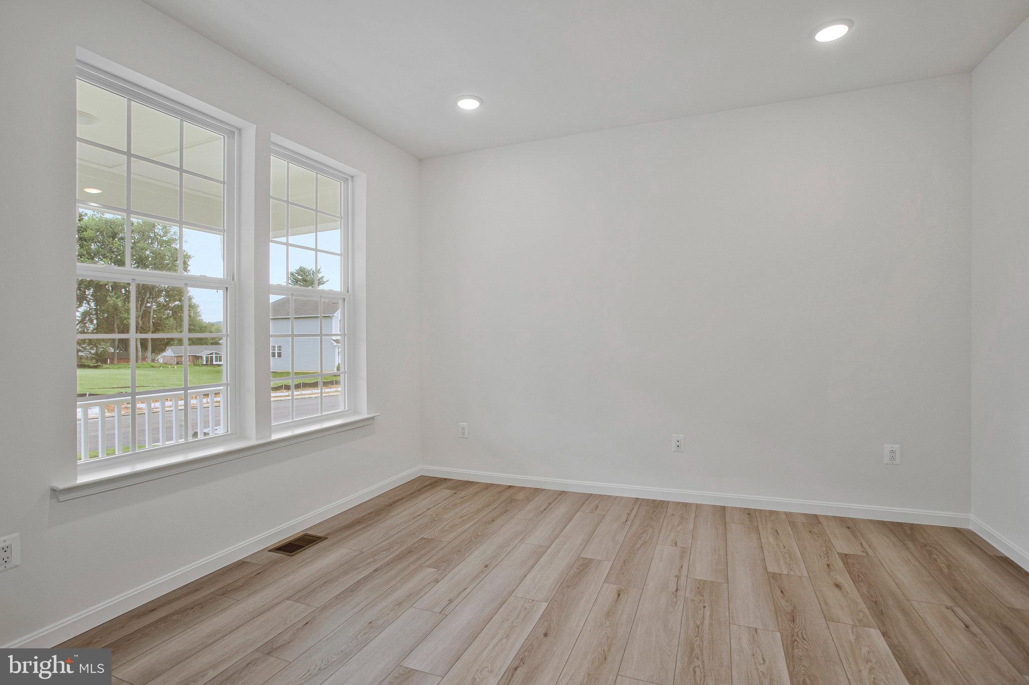 ROBERTS CROSSING - Residential