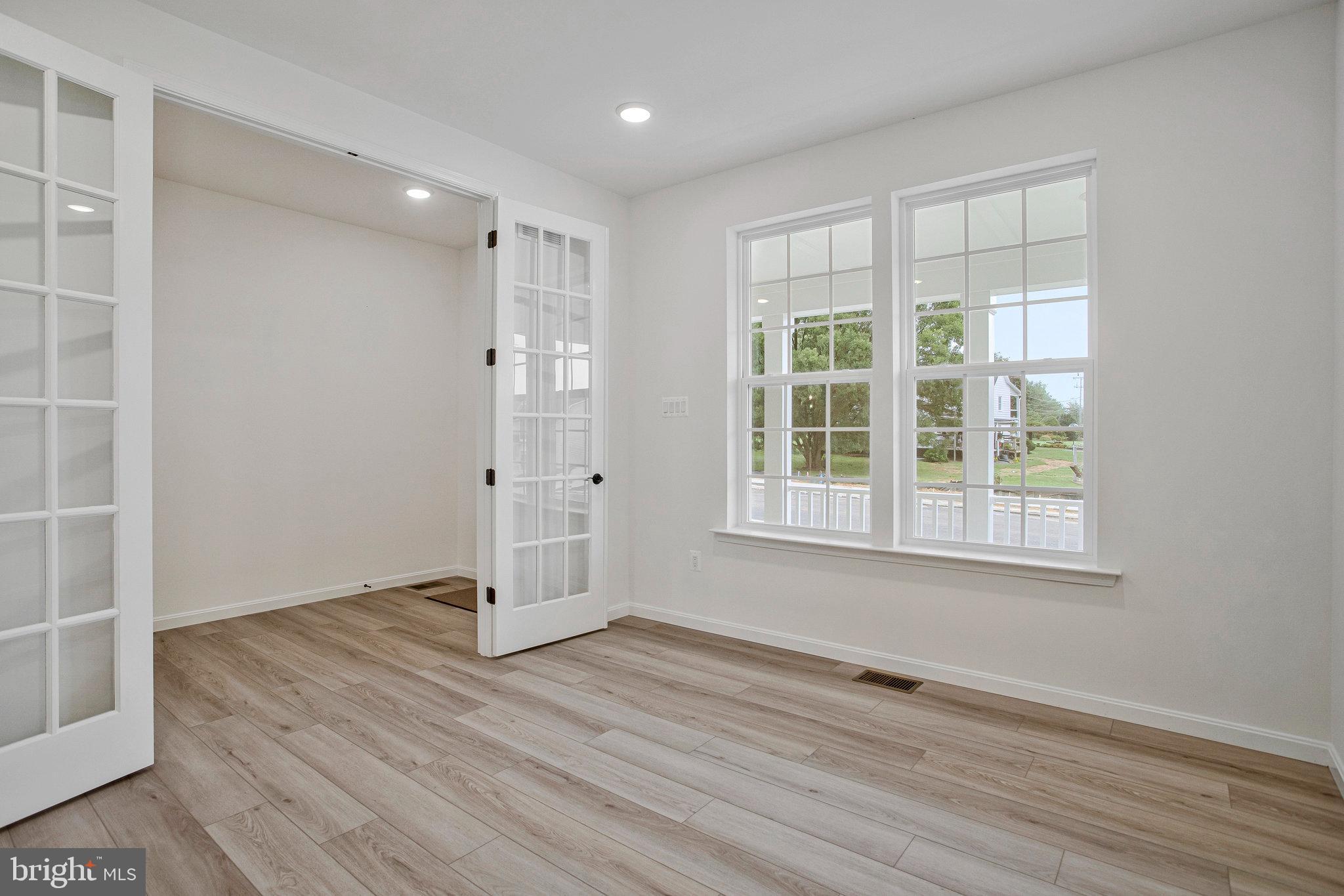 ROBERTS CROSSING - Residential