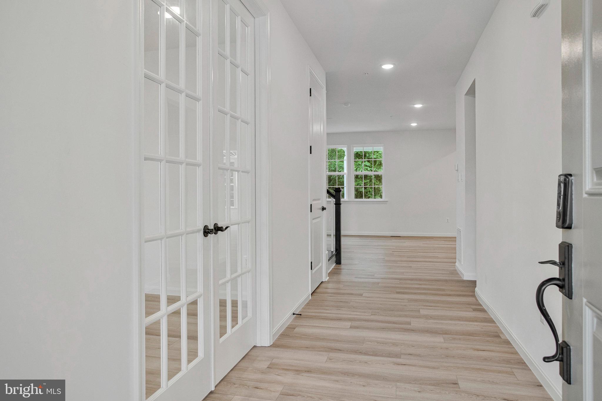 ROBERTS CROSSING - Residential