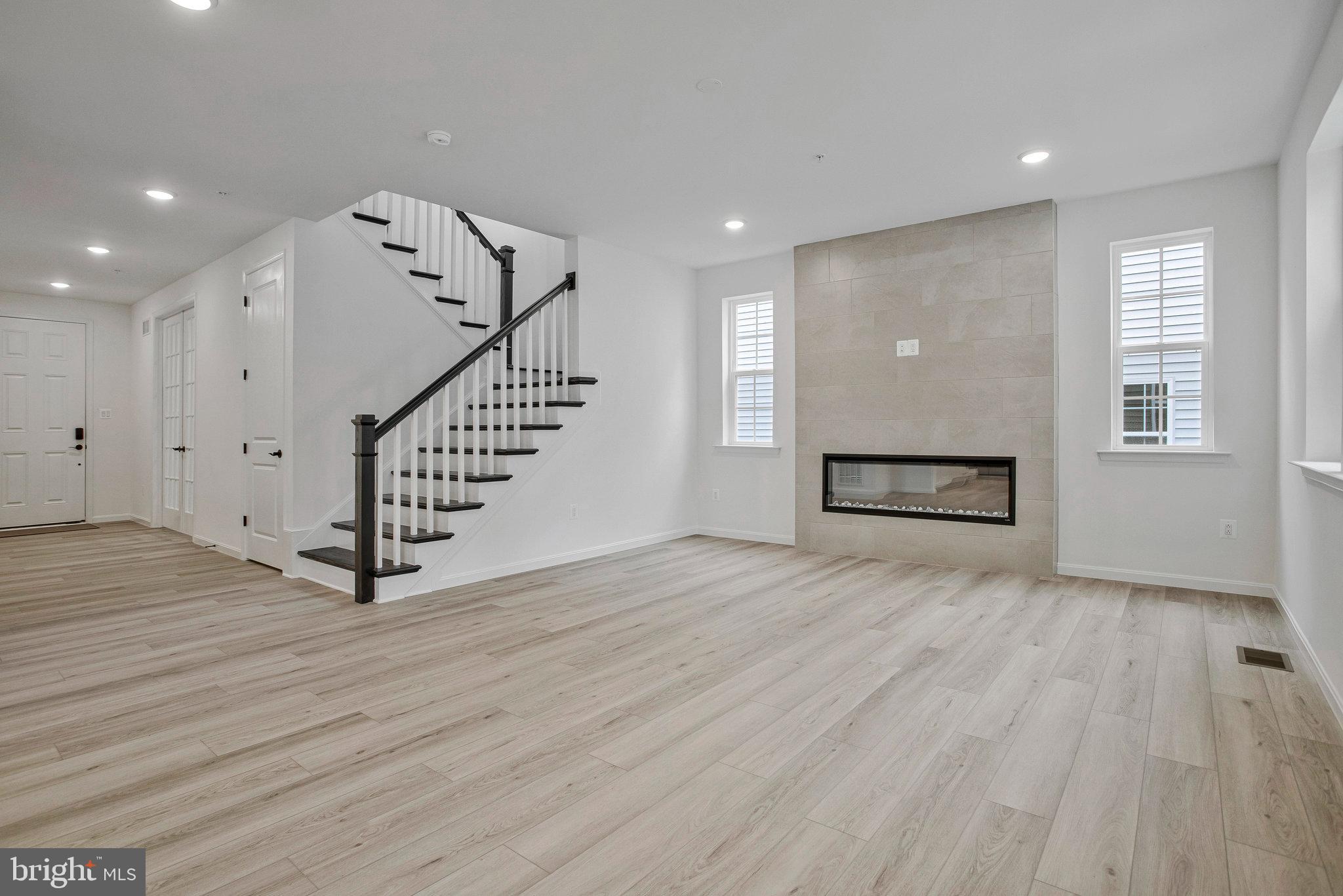 ROBERTS CROSSING - Residential