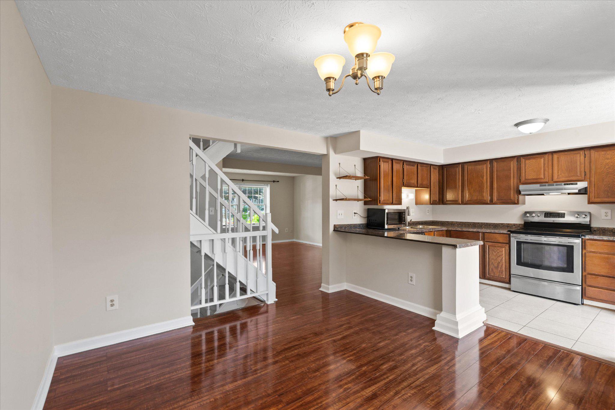 COURTS OF TYSONS - Residential