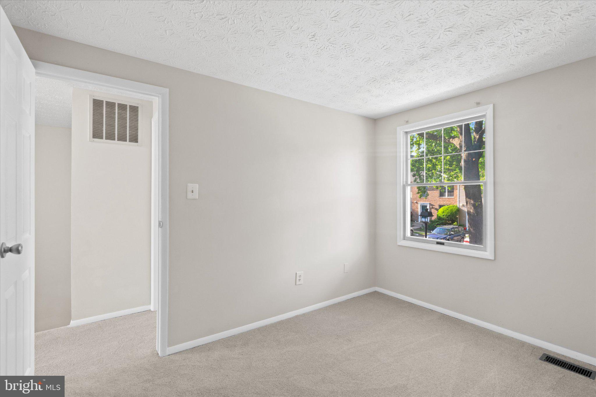 COURTS OF TYSONS - Residential