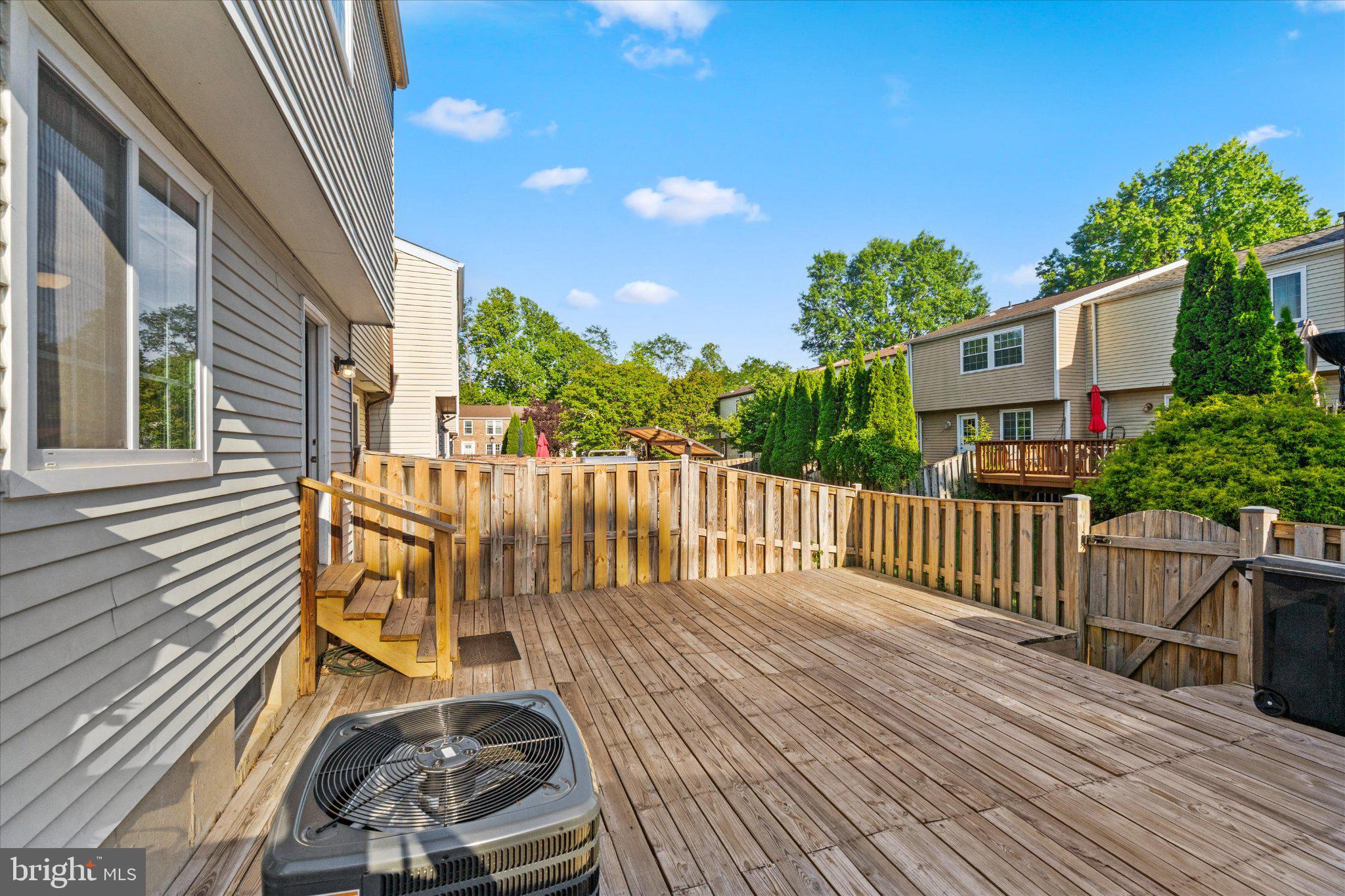 COURTS OF TYSONS - Residential