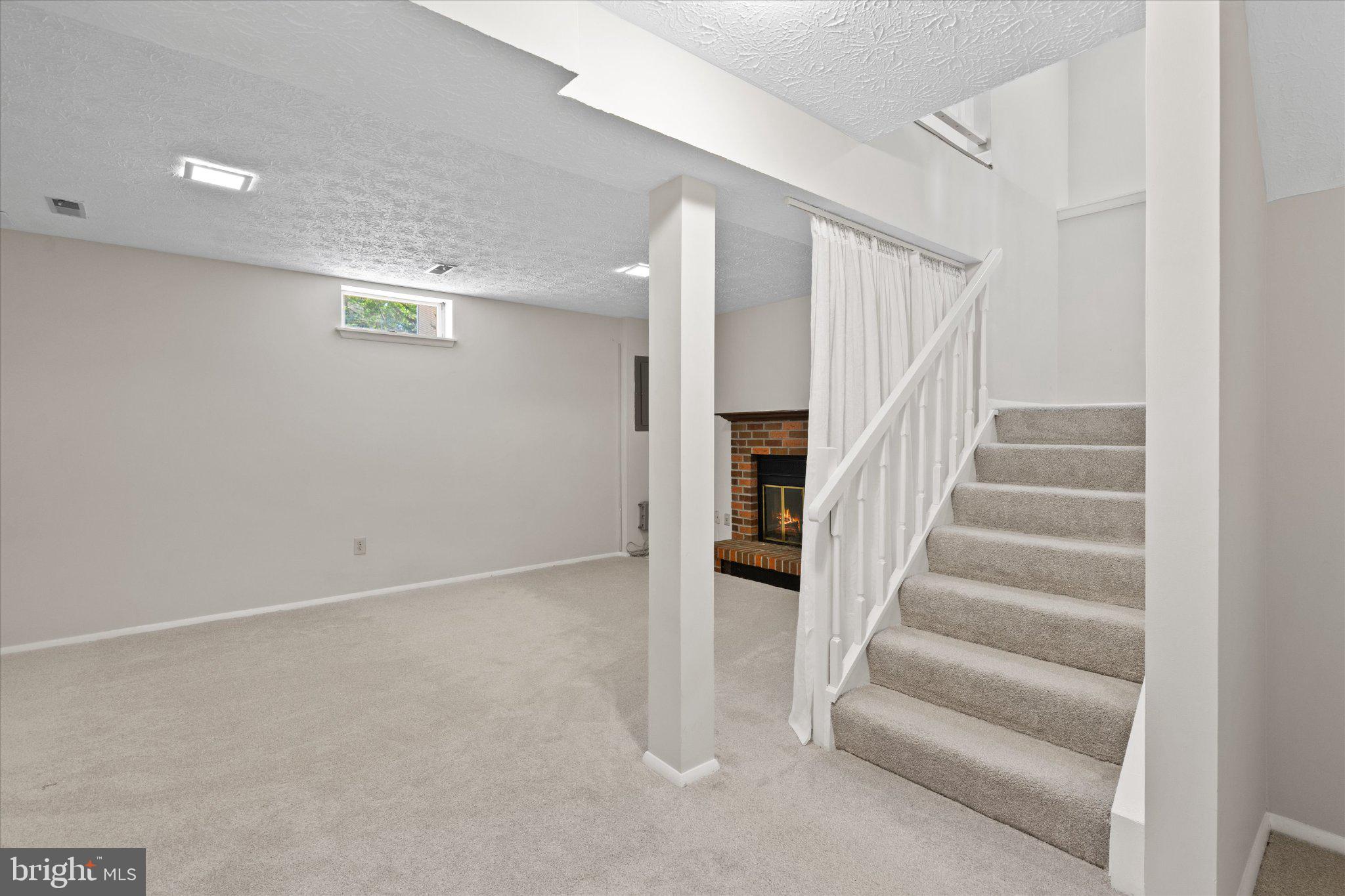 COURTS OF TYSONS - Residential