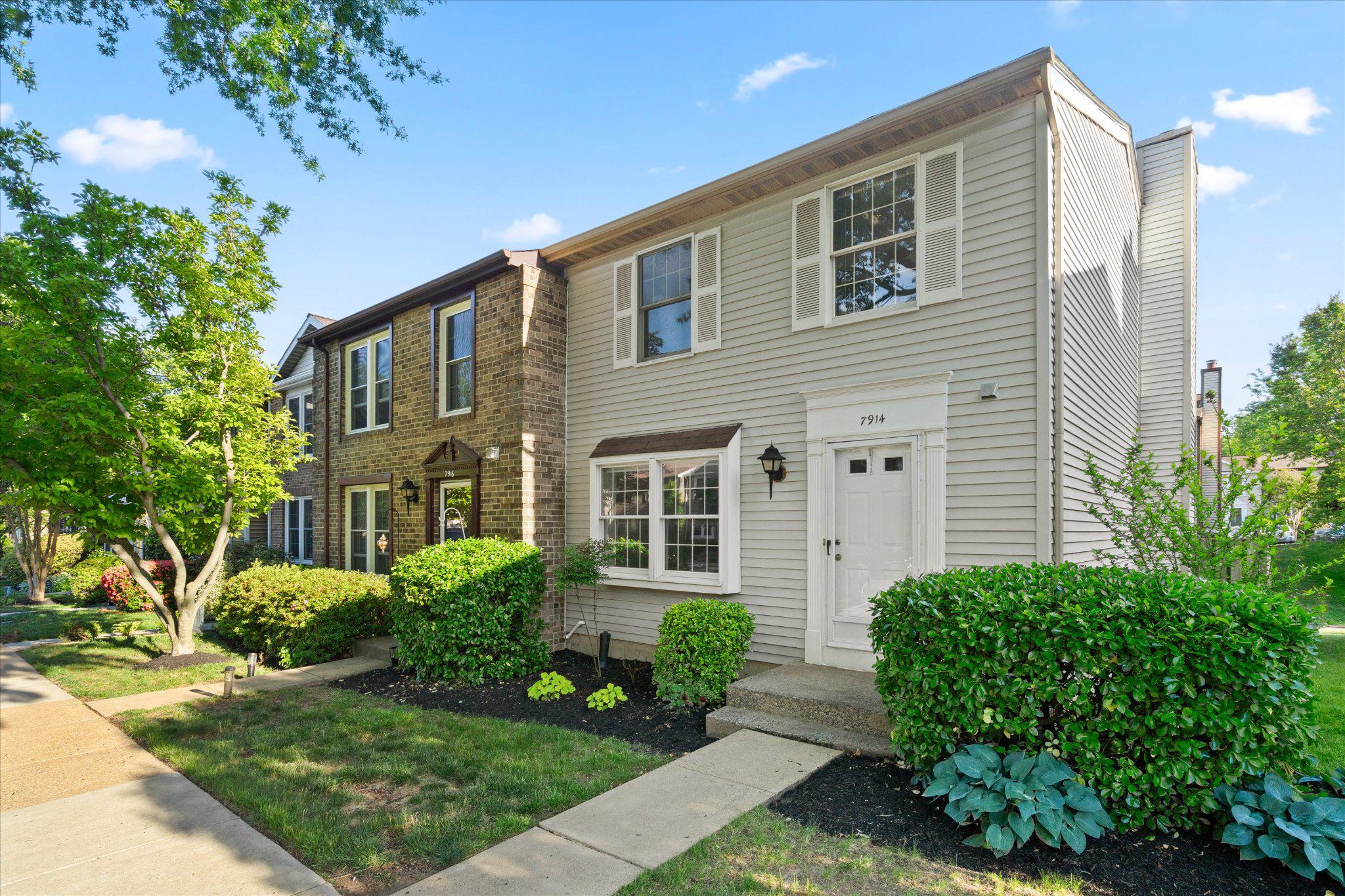 COURTS OF TYSONS - Residential