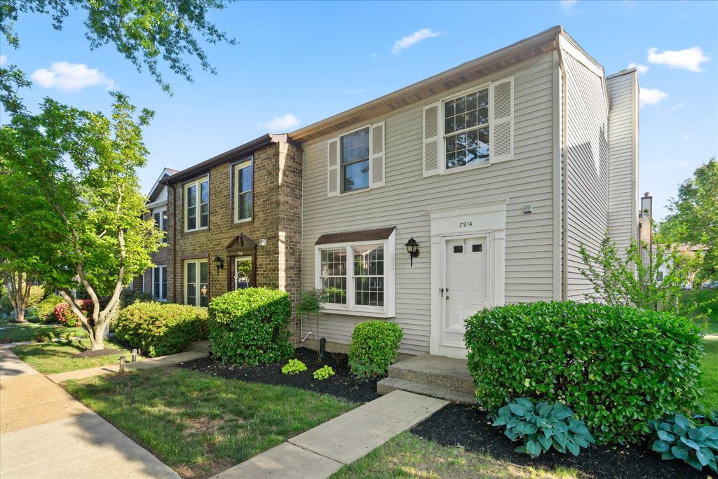 Photo of 7914 Tyson Oaks Circle, VIENNA, VA 22182 (MLS # VAFX2311722)