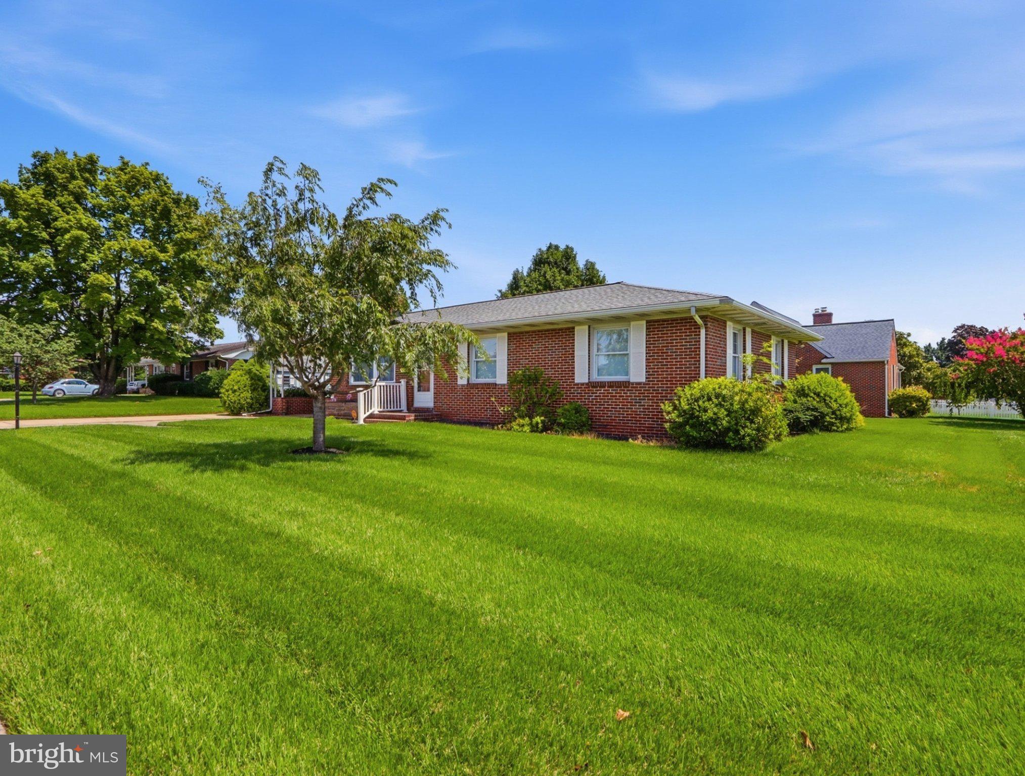105 JUNIPER CIRCLE