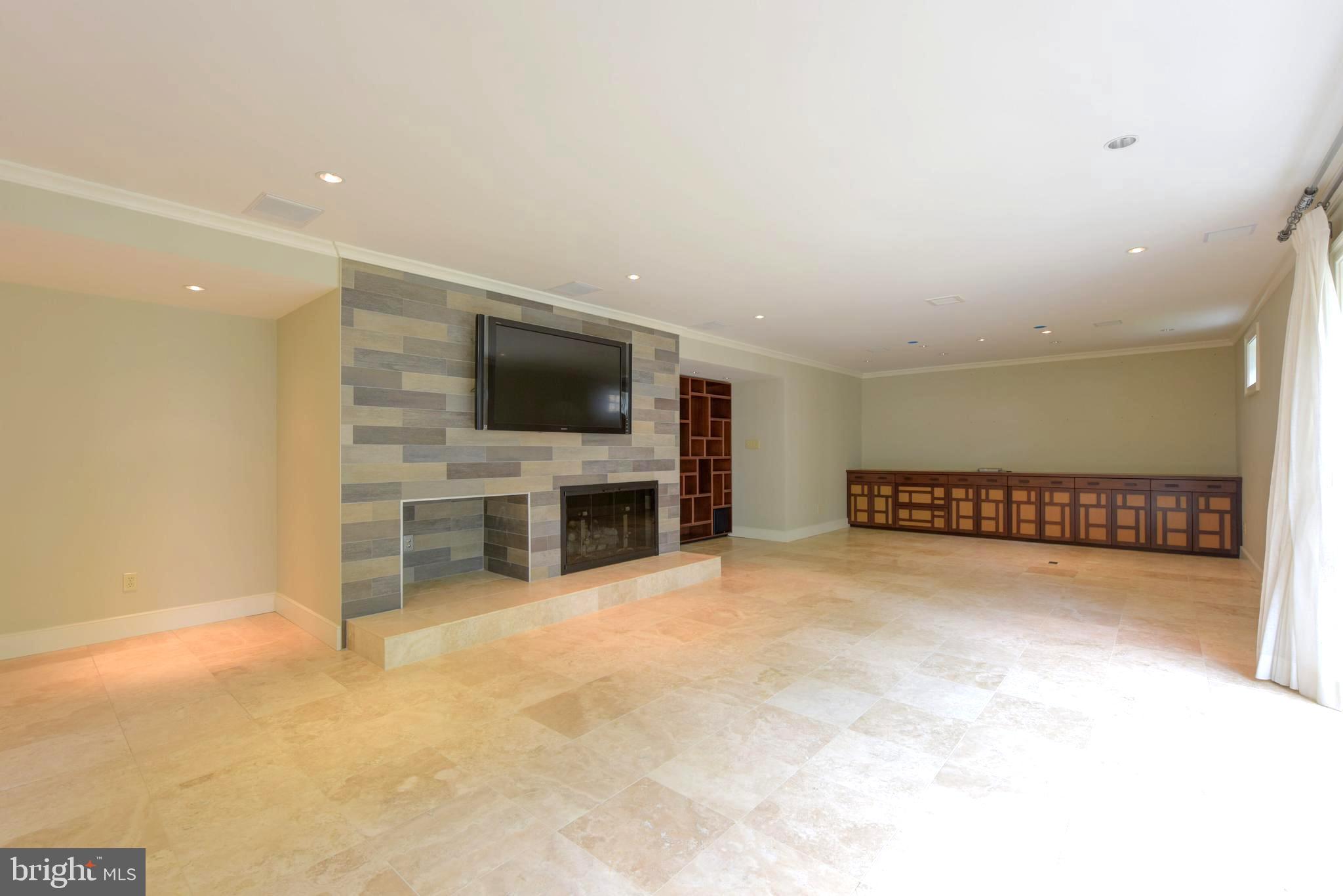 CHESTERBROOK WOODS - Residential