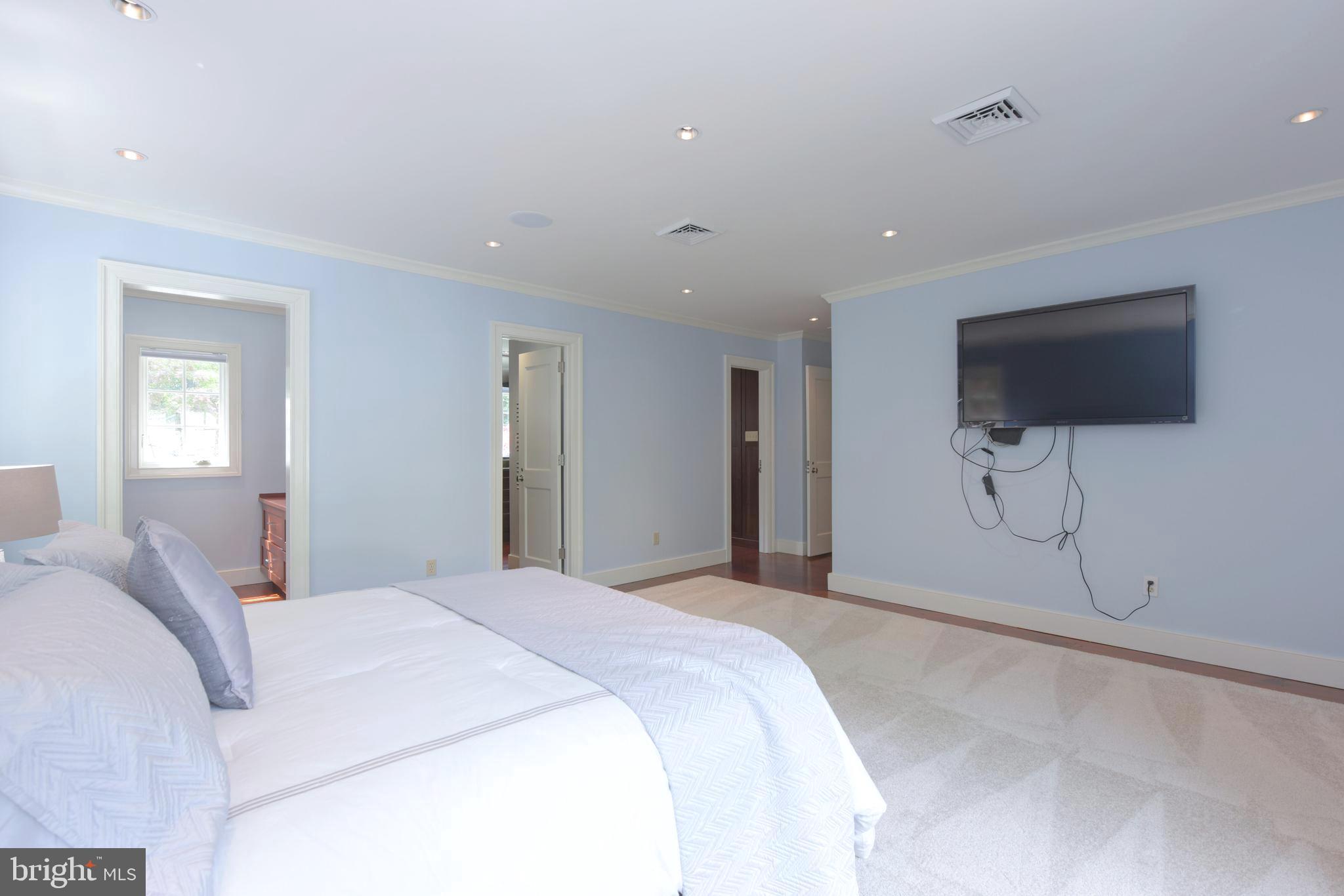 CHESTERBROOK WOODS - Residential