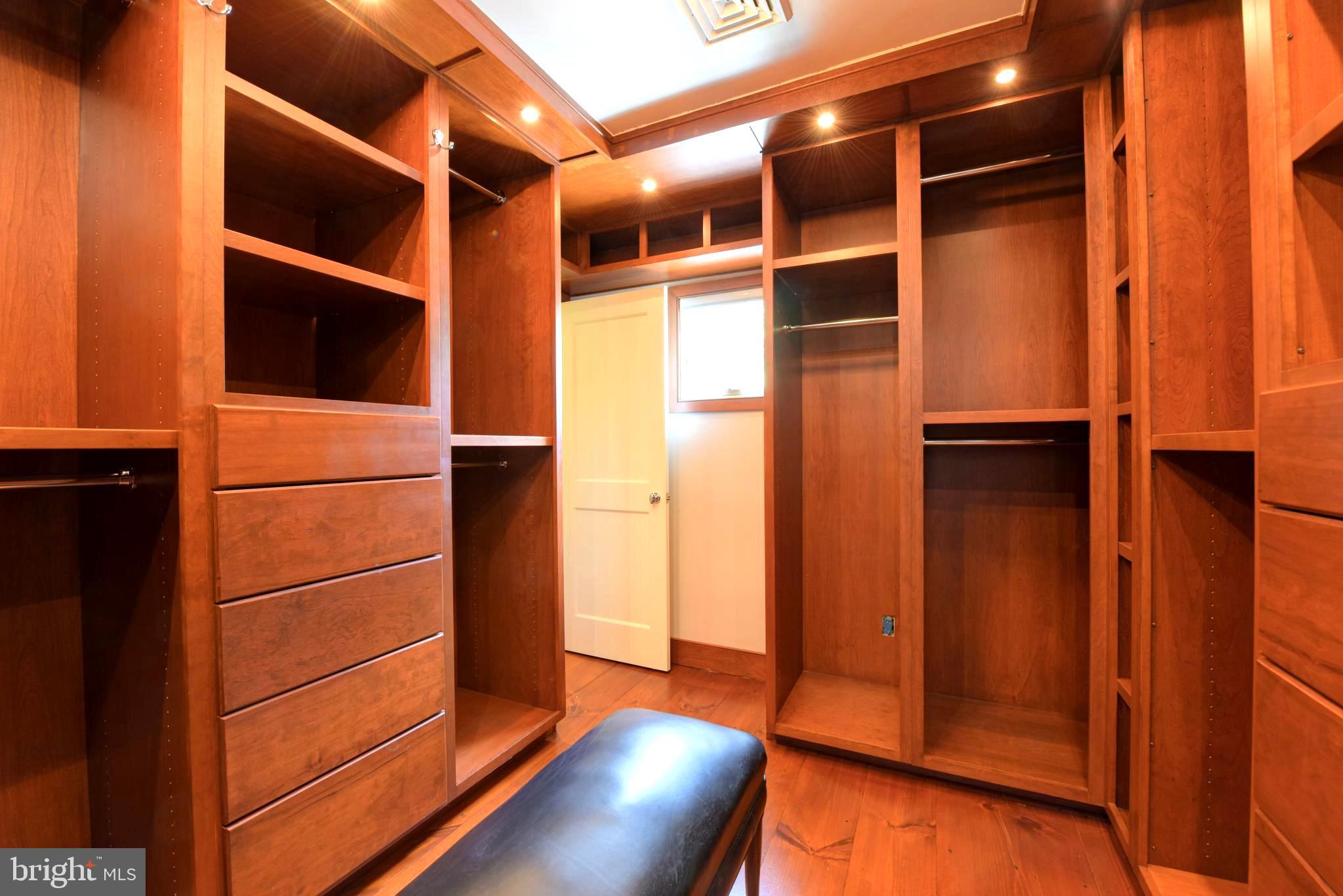 CHESTERBROOK WOODS - Residential