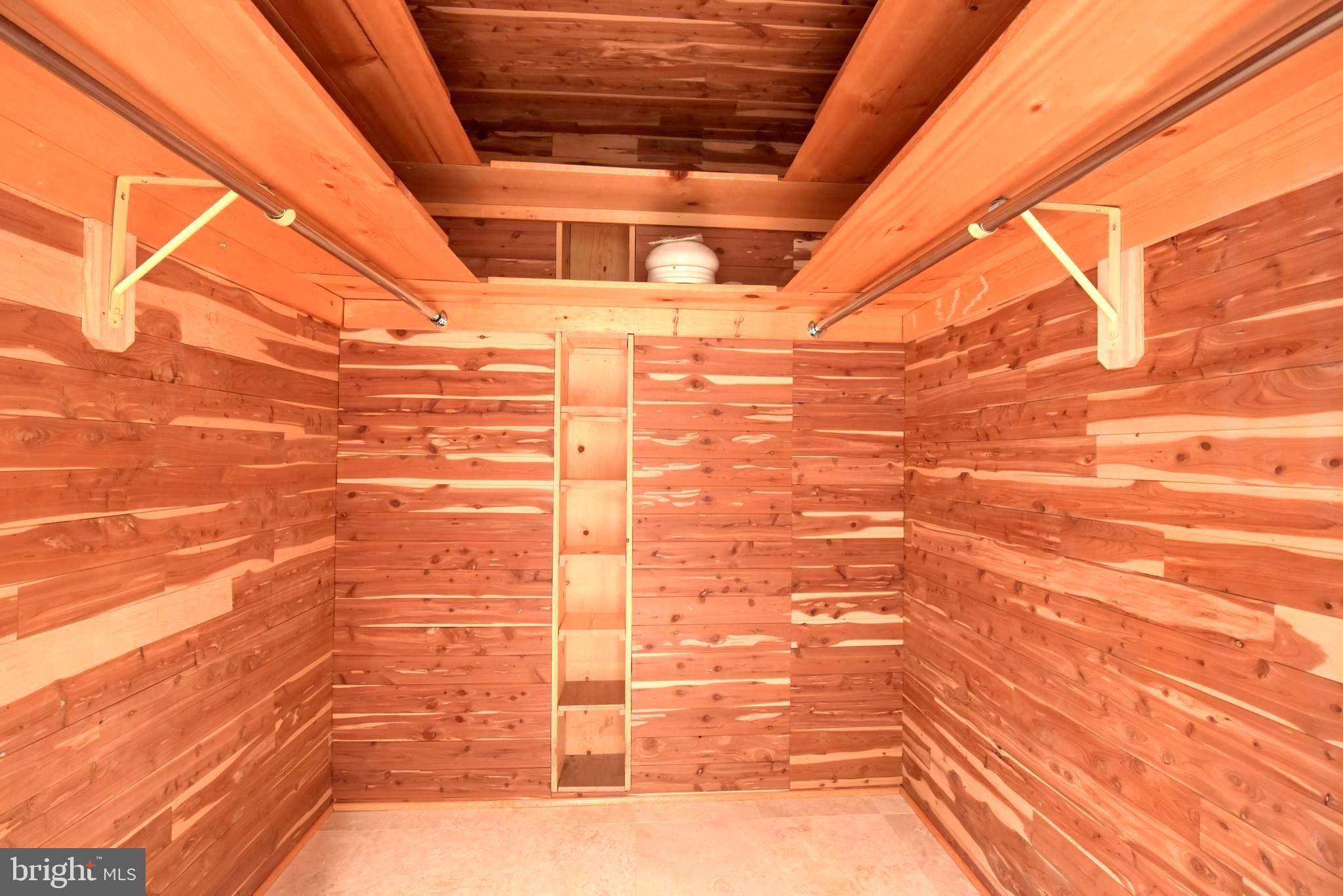 CHESTERBROOK WOODS - Residential