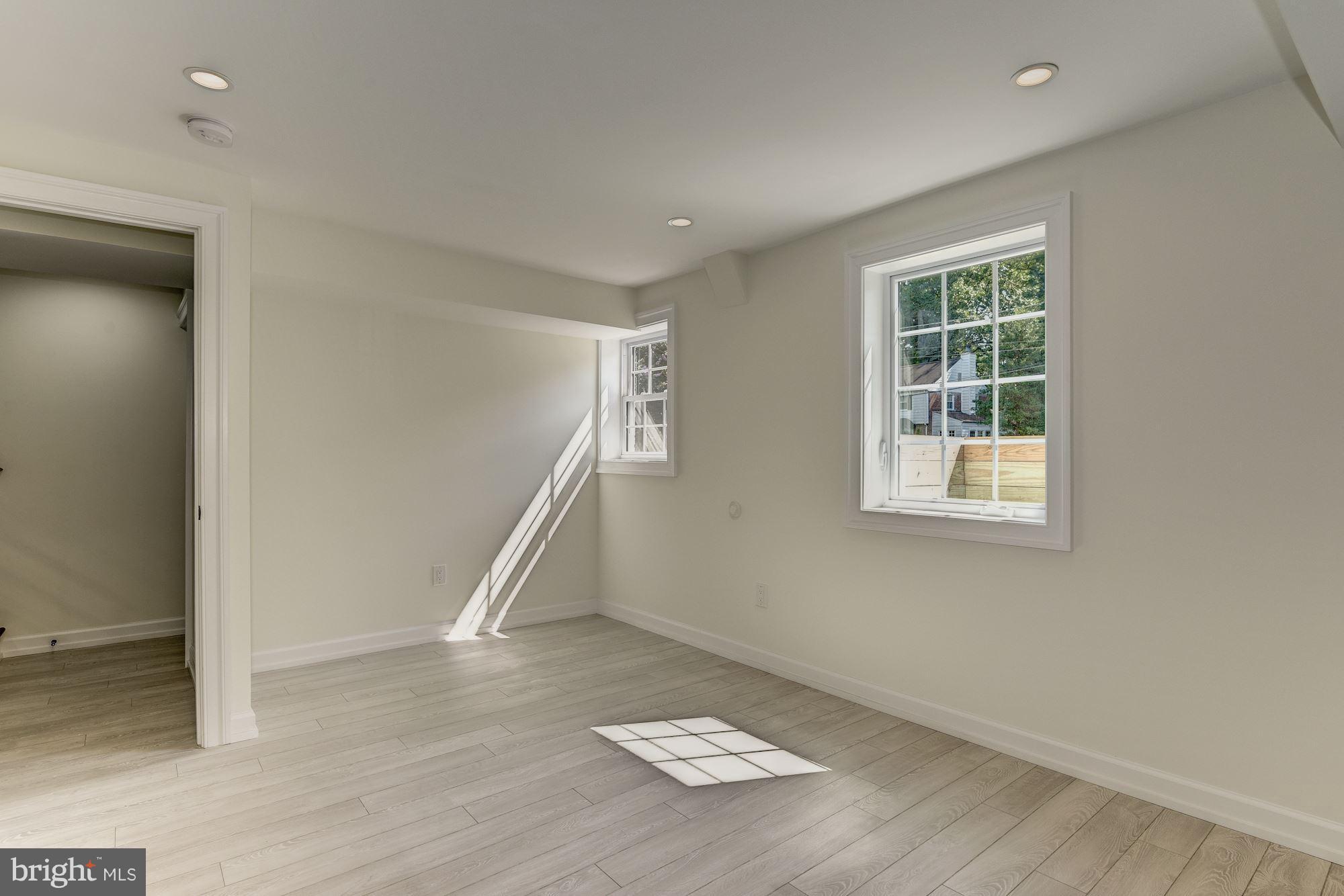 SILVER SPRING - Residential