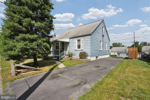 Homes For Sale - 813 N Adams Street<br/> POTTSTOWN, PA 19464
