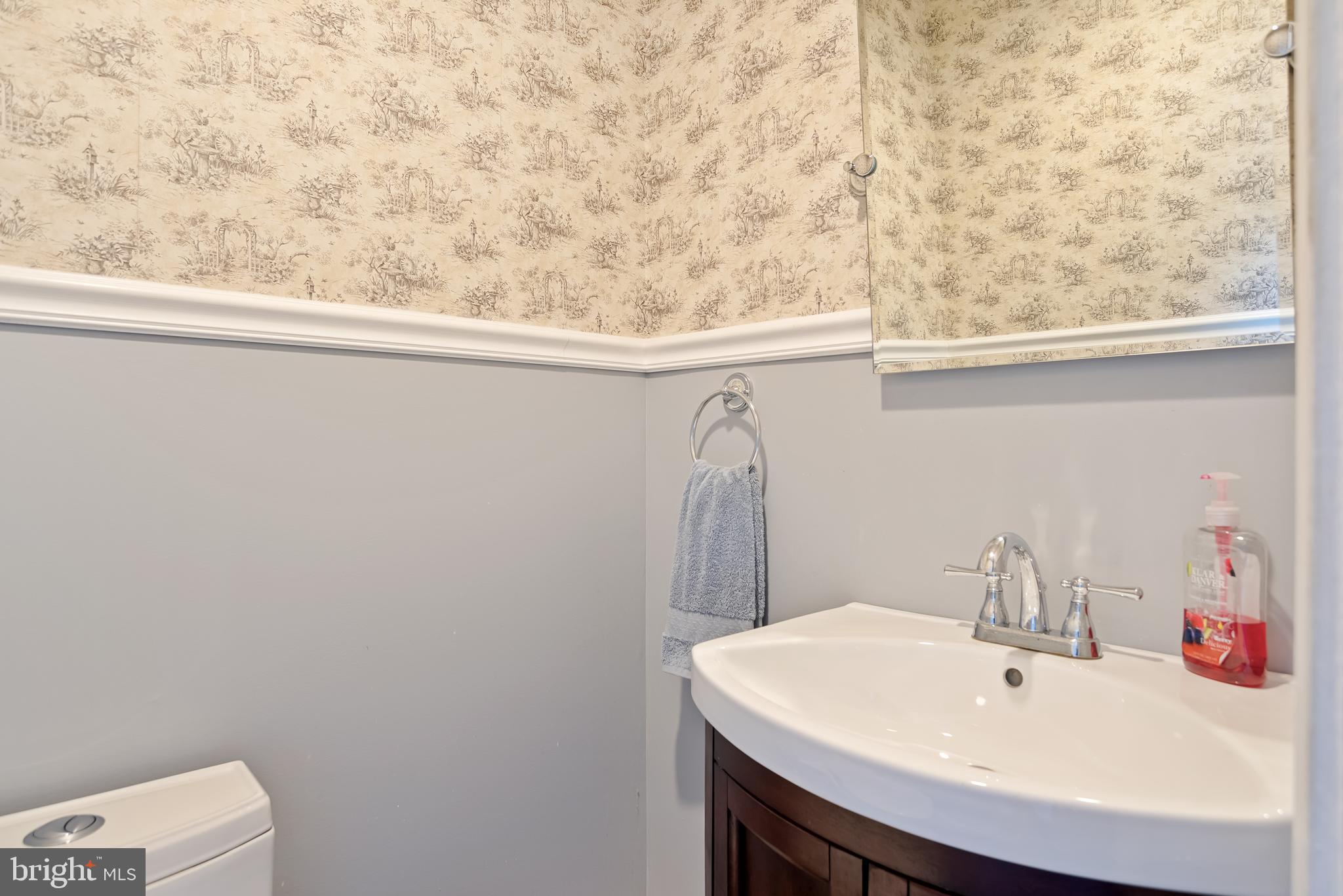 ELMHURST - Residential