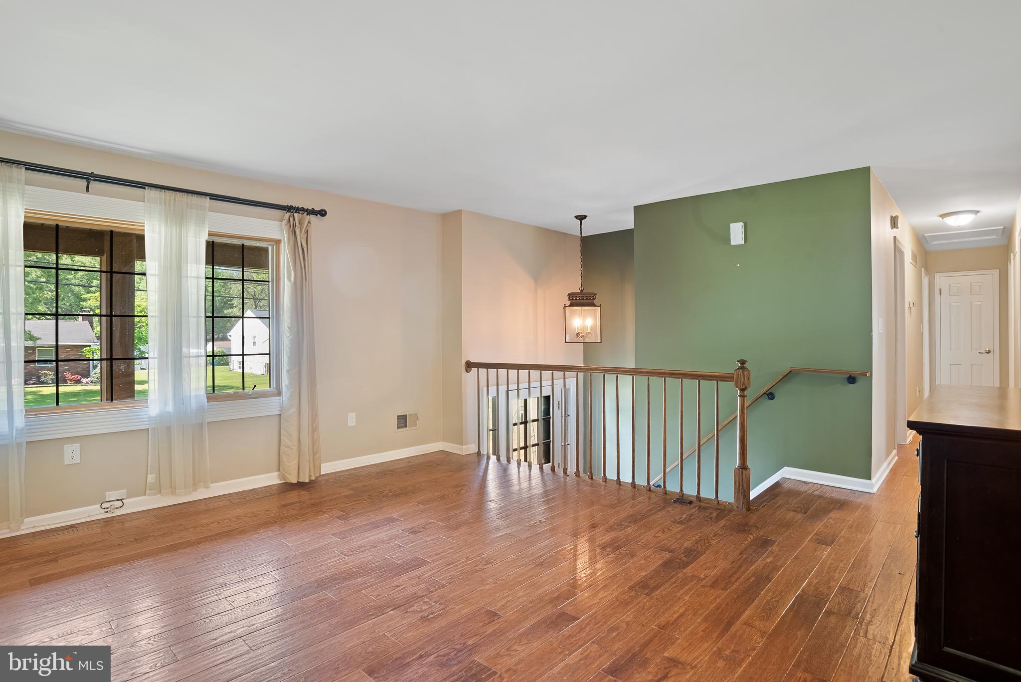 ELMHURST - Residential