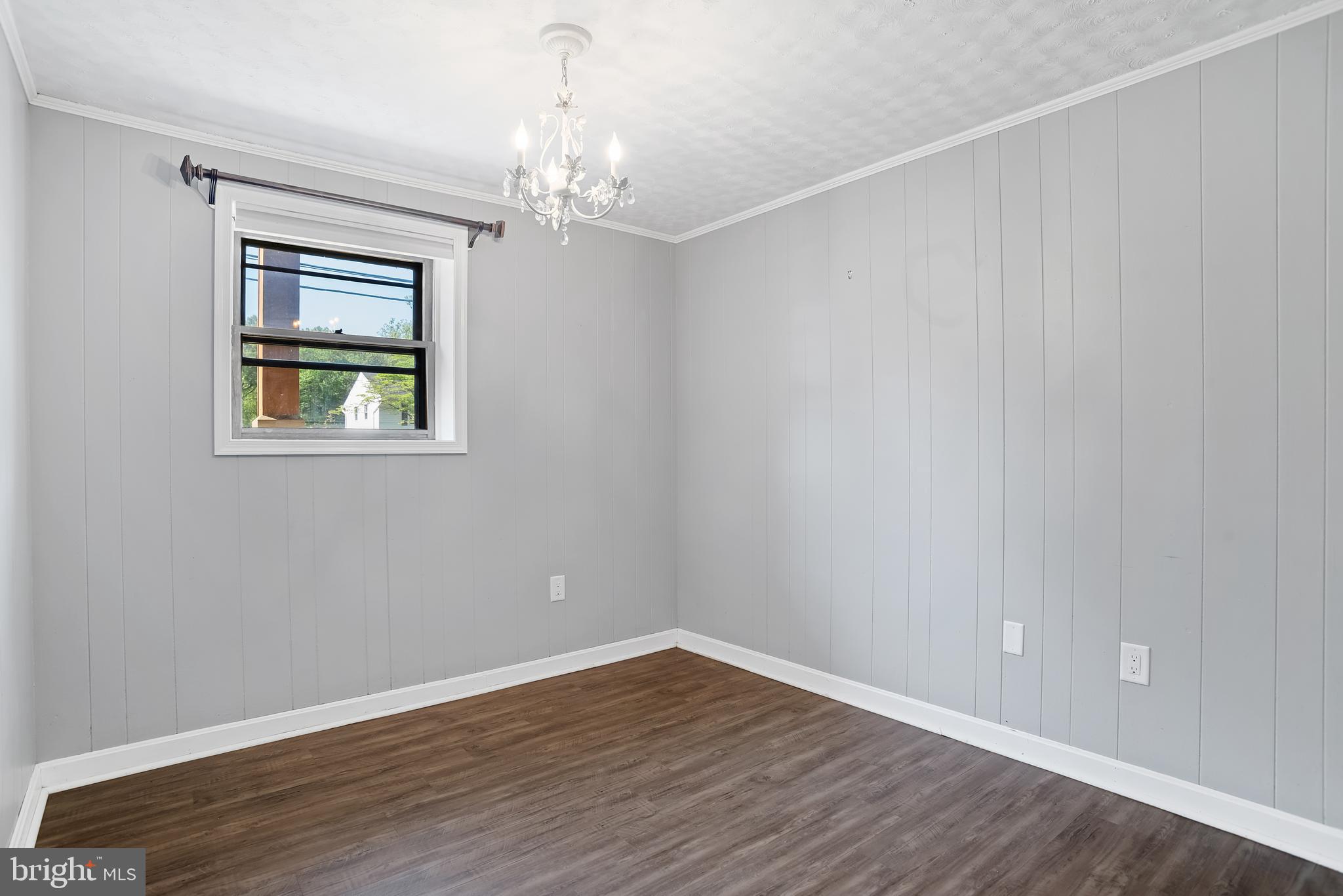 ELMHURST - Residential