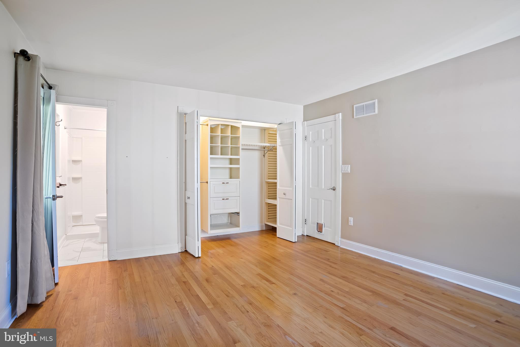 ELMHURST - Residential