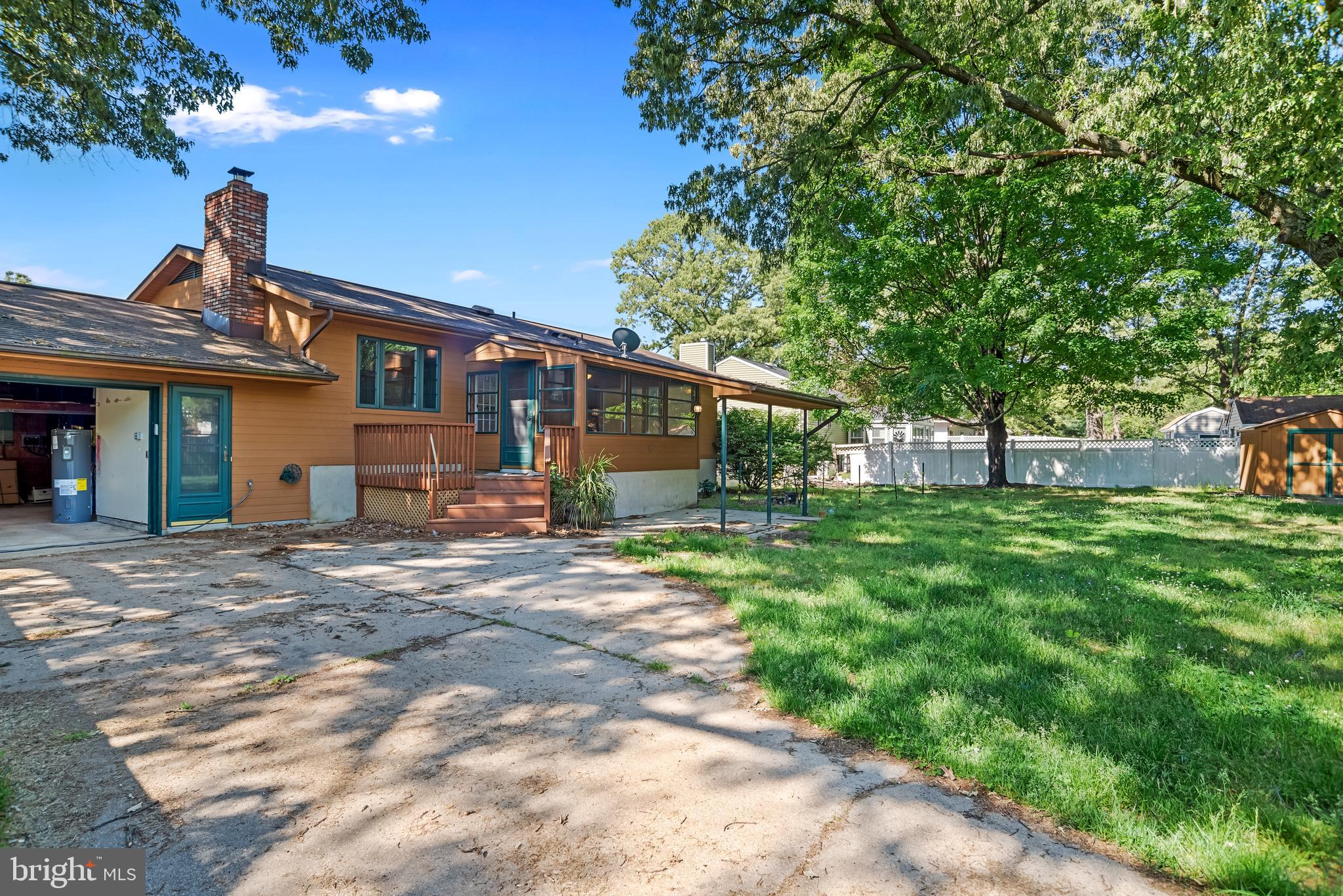 ELMHURST - Residential