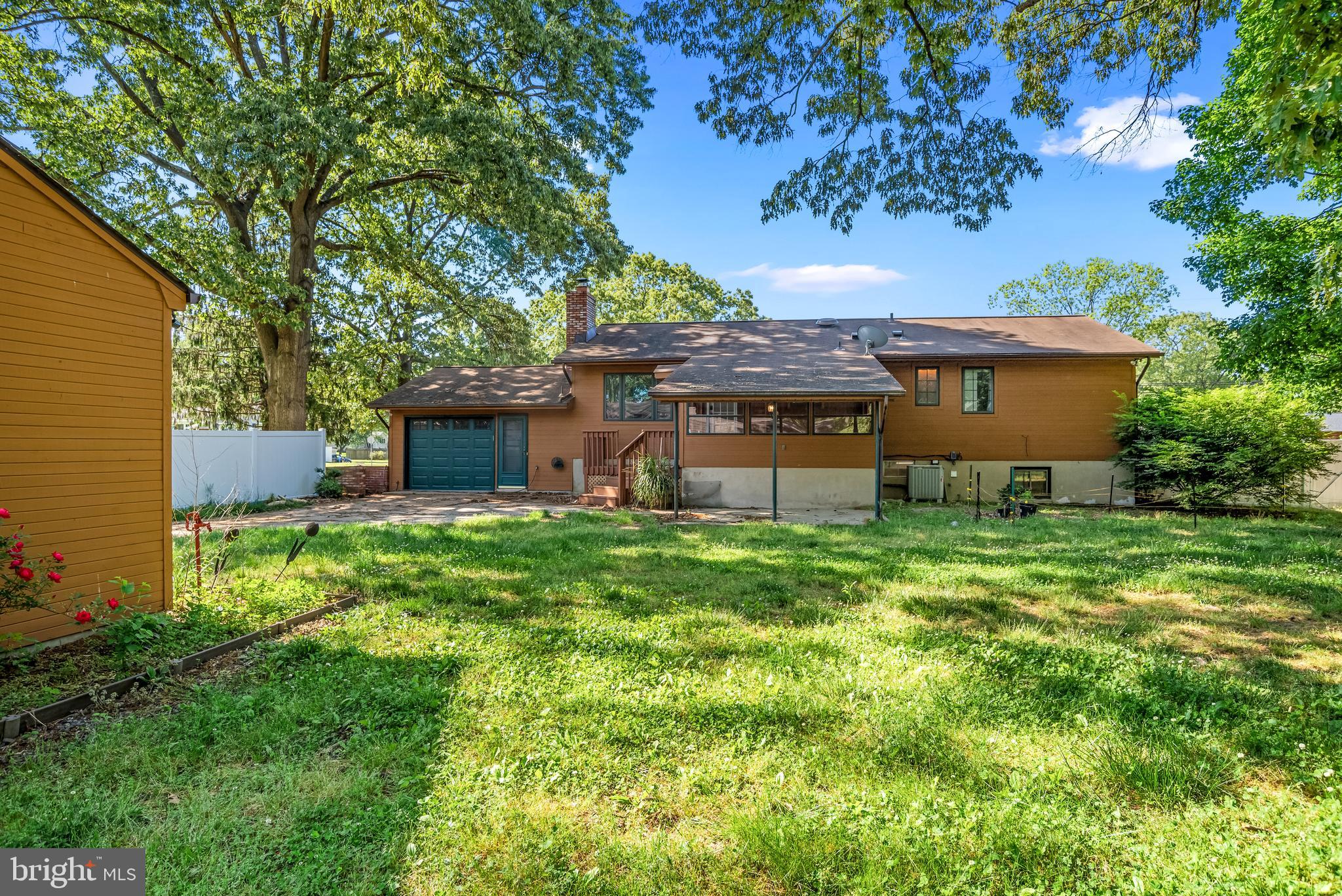 ELMHURST - Residential