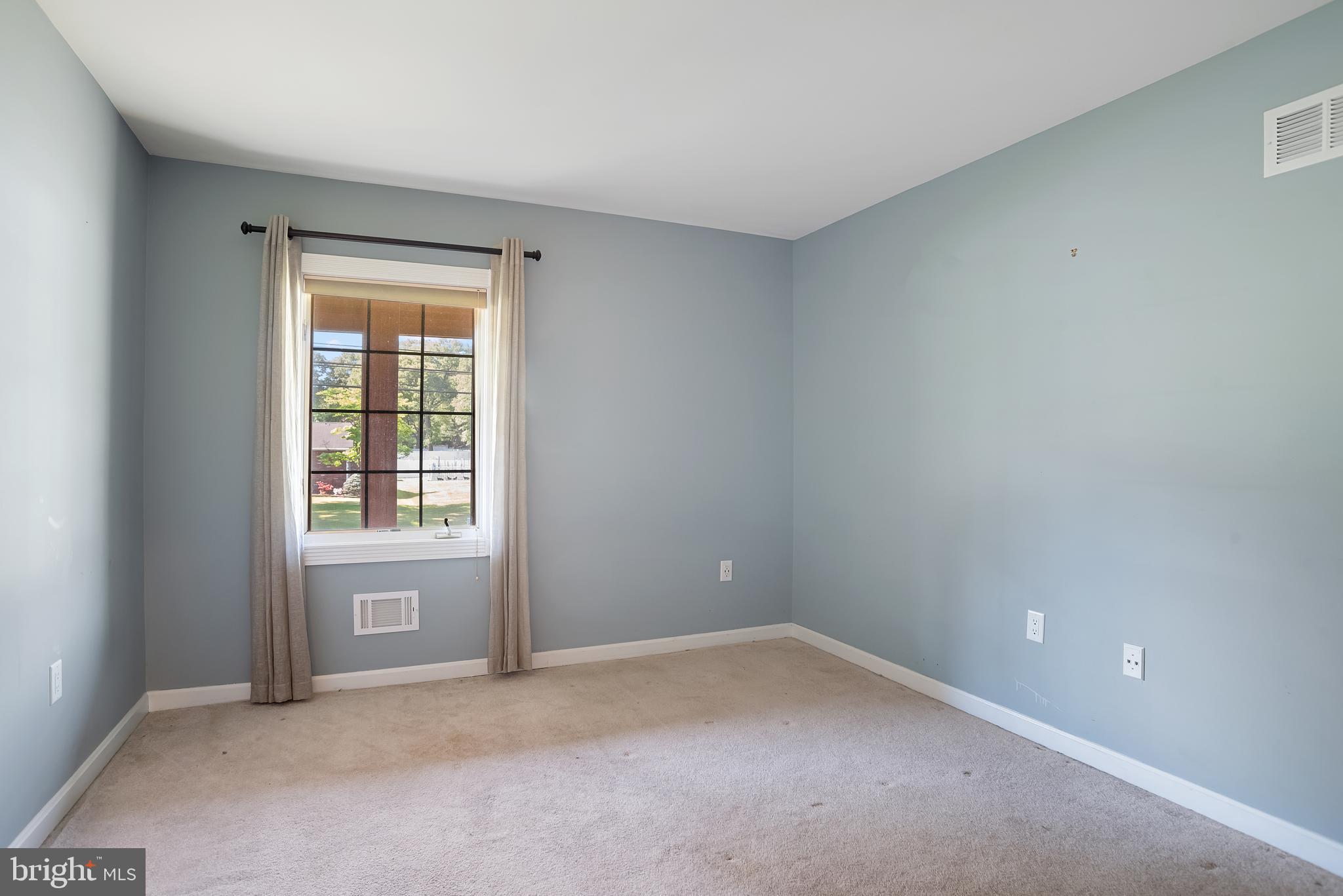 ELMHURST - Residential