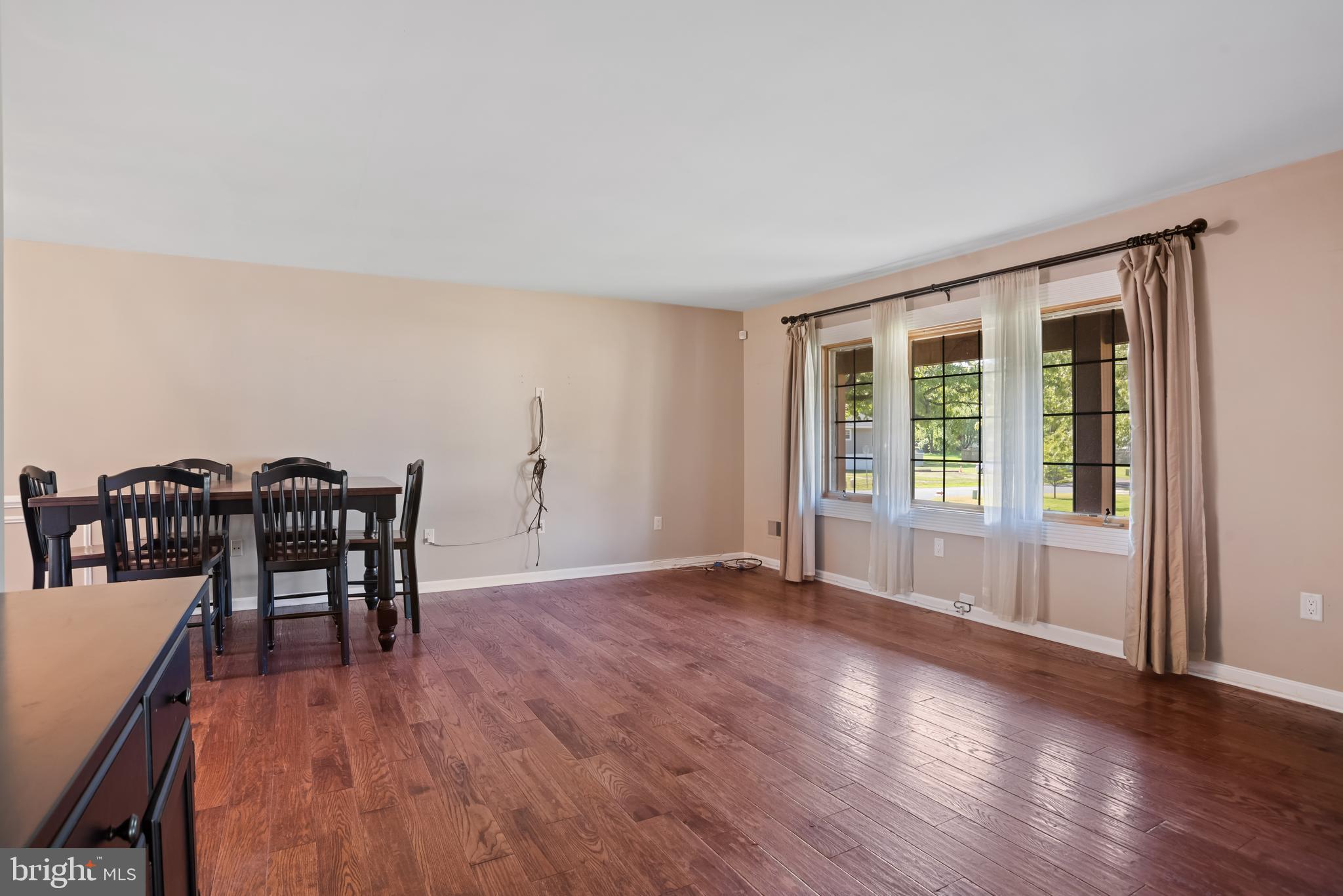 ELMHURST - Residential