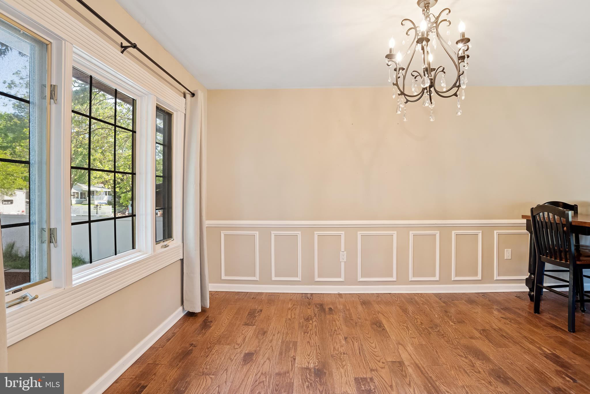 ELMHURST - Residential