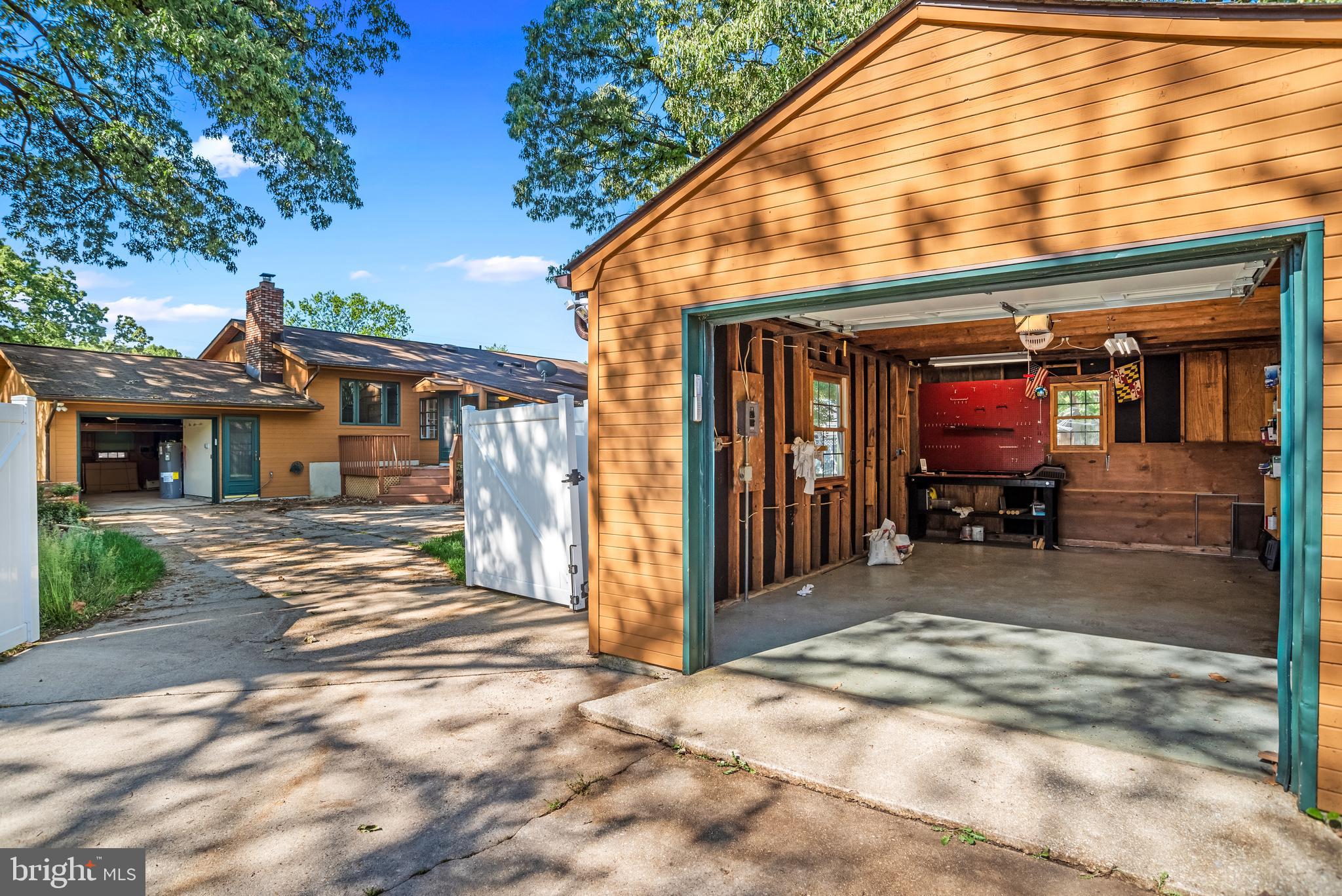 ELMHURST - Residential