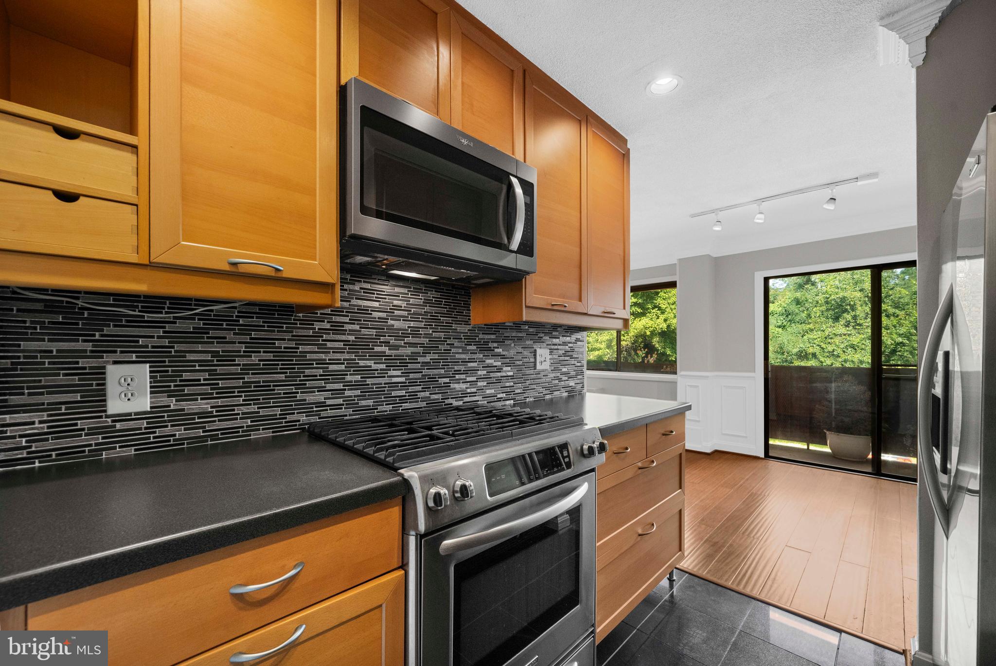 GEORGE MASON VILLAGE - Residential