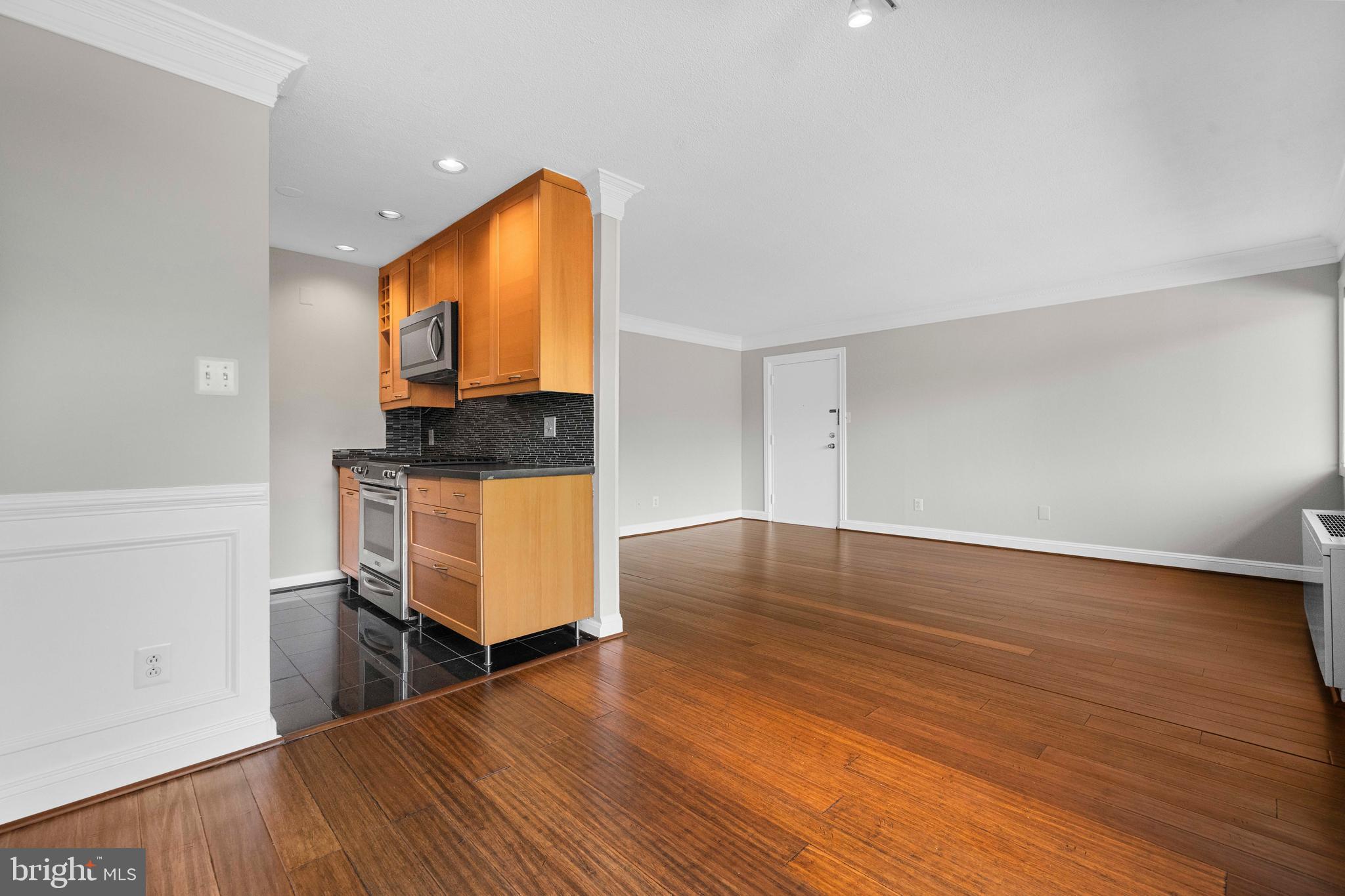 GEORGE MASON VILLAGE - Residential