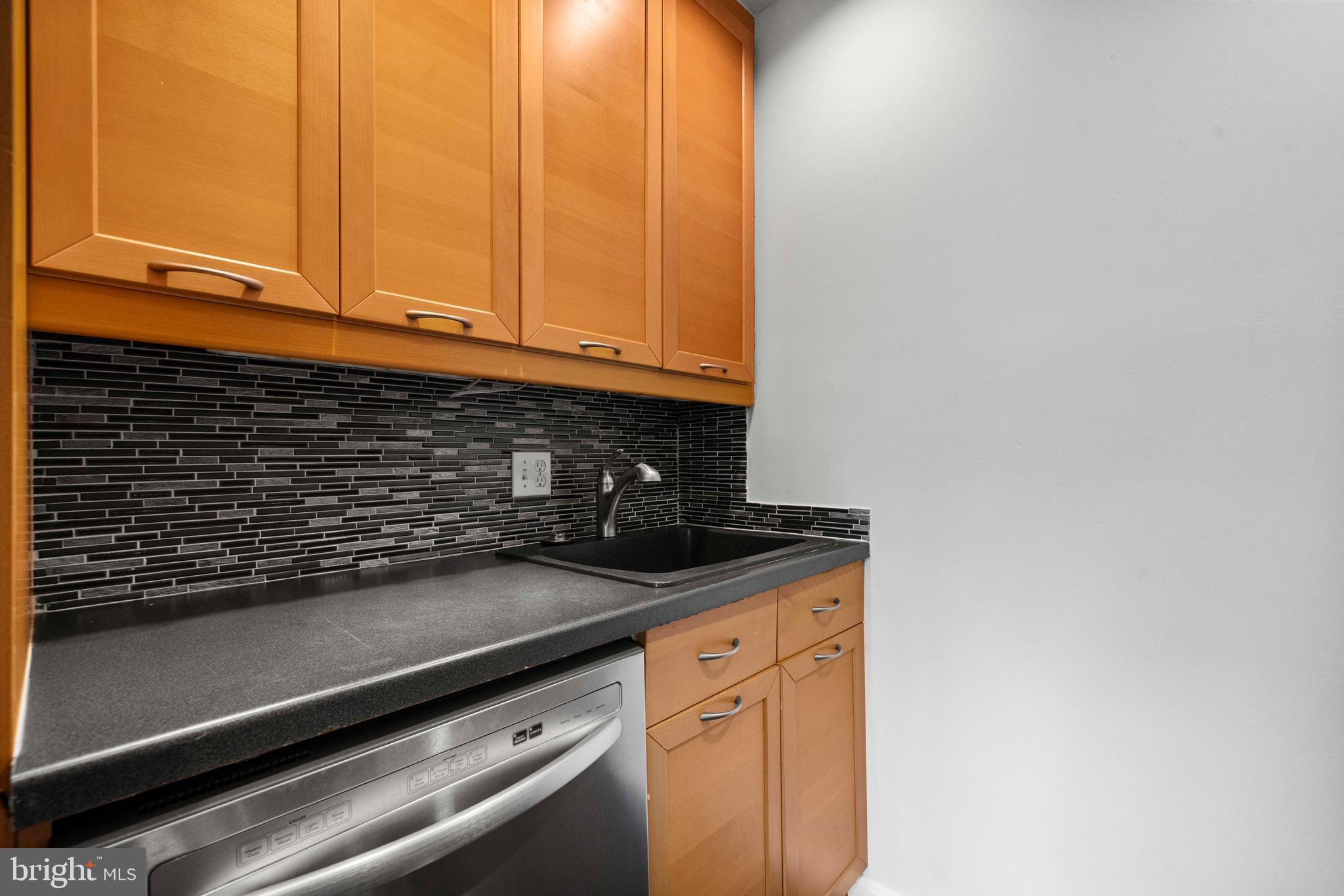 GEORGE MASON VILLAGE - Residential